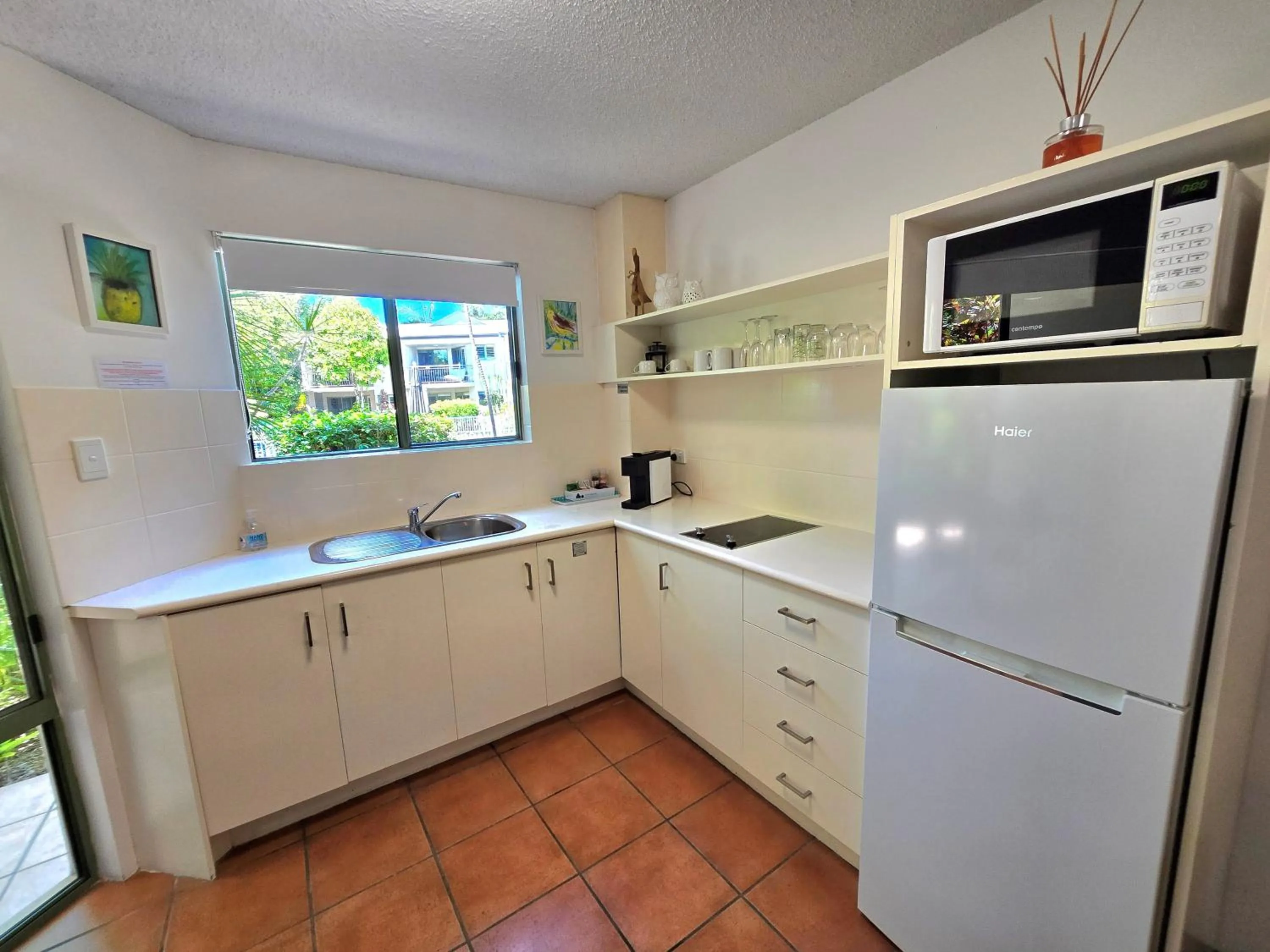 Kitchen or kitchenette in Noosa River Retreat Holiday Apartments