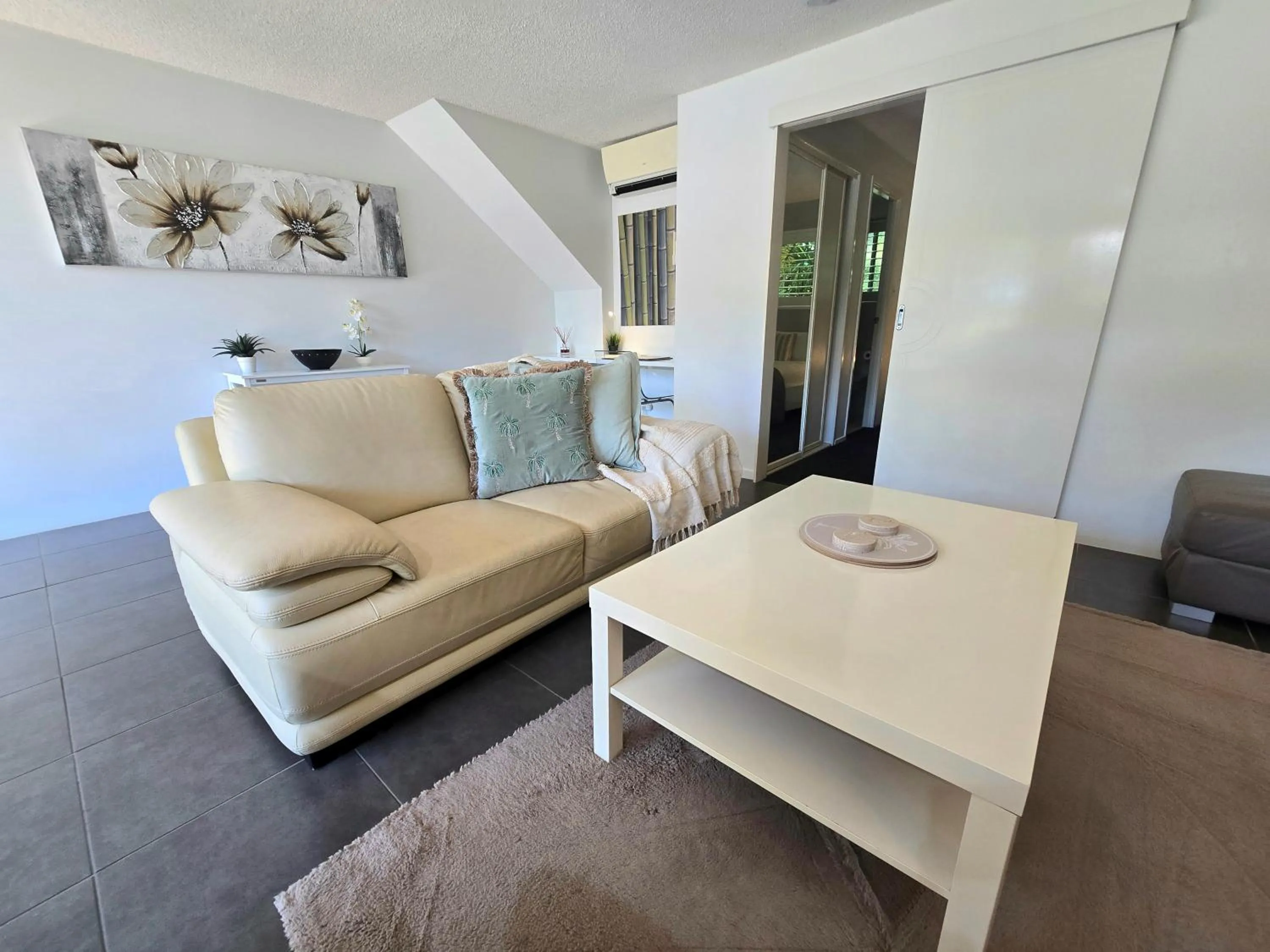 Living room in Noosa River Retreat Holiday Apartments