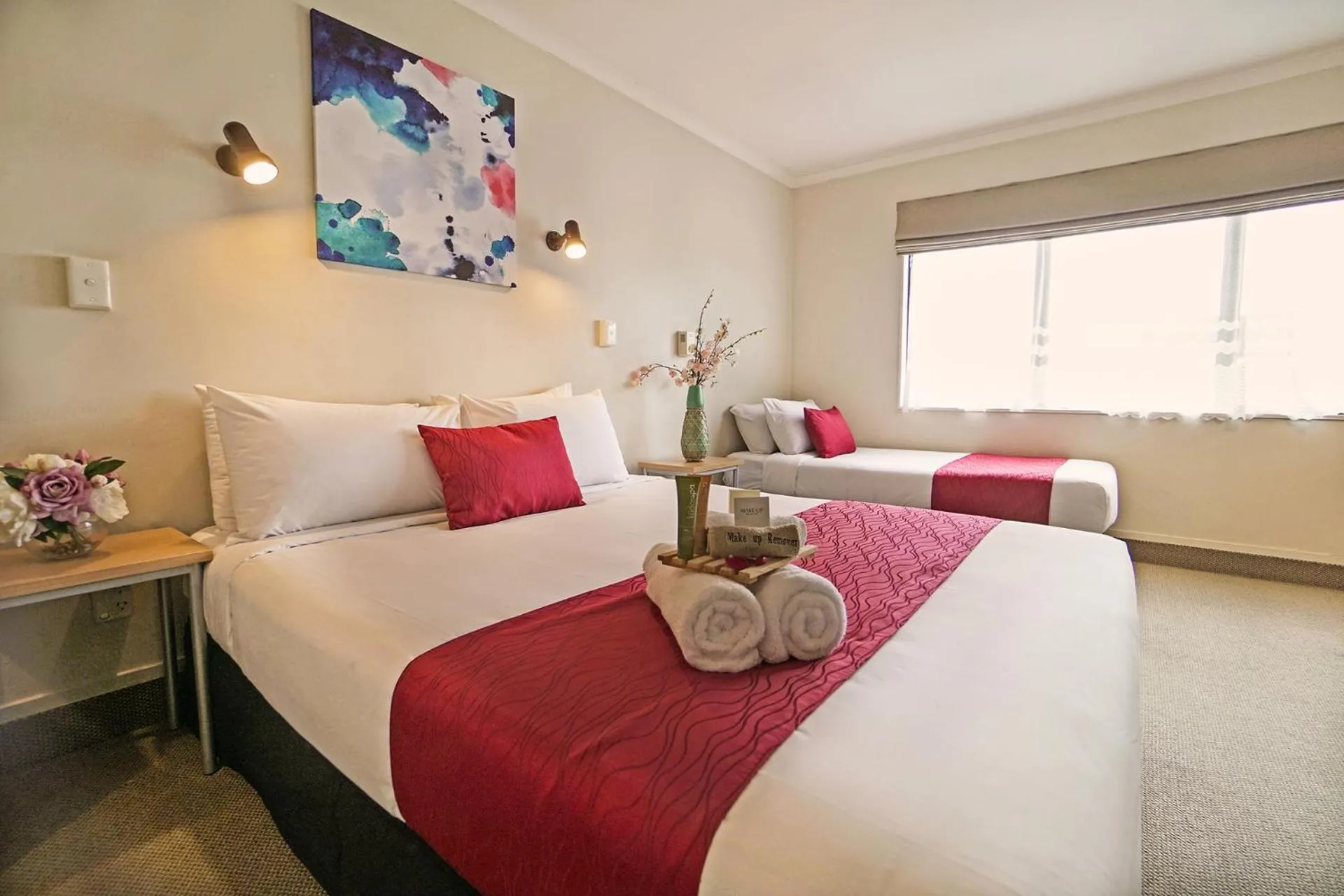 Bed in Ashwood Manor Motor Lodge