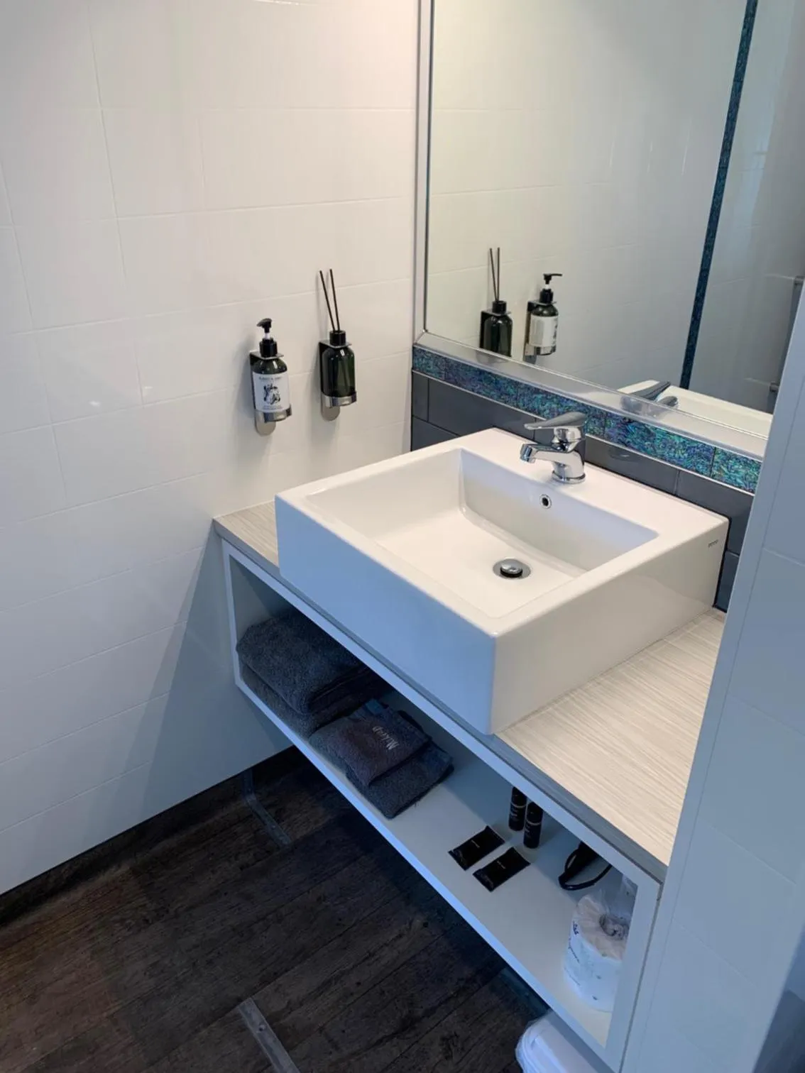 Bathroom in Red Tussock Motel