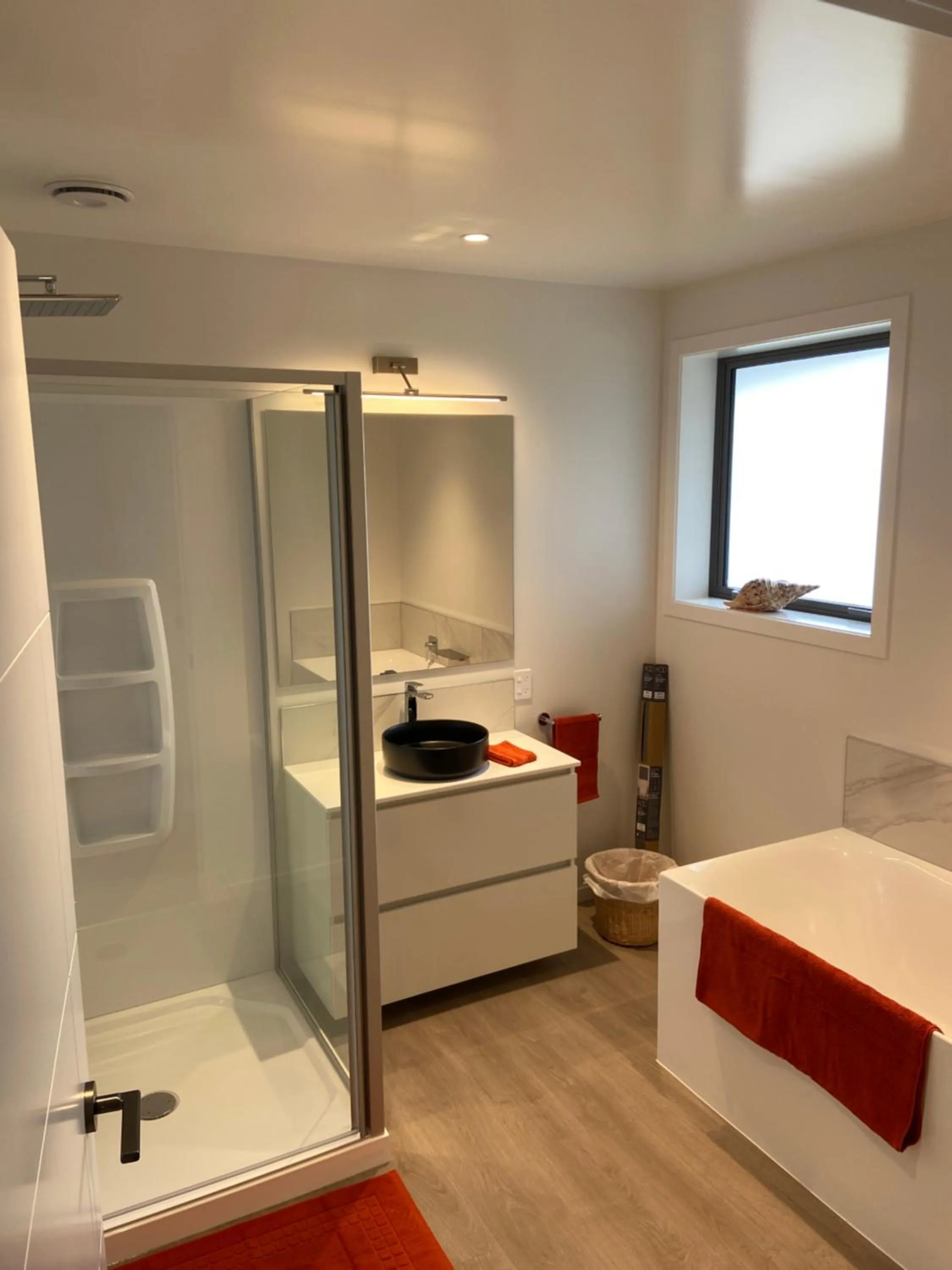 Shower, Bed in Red Tussock Motel