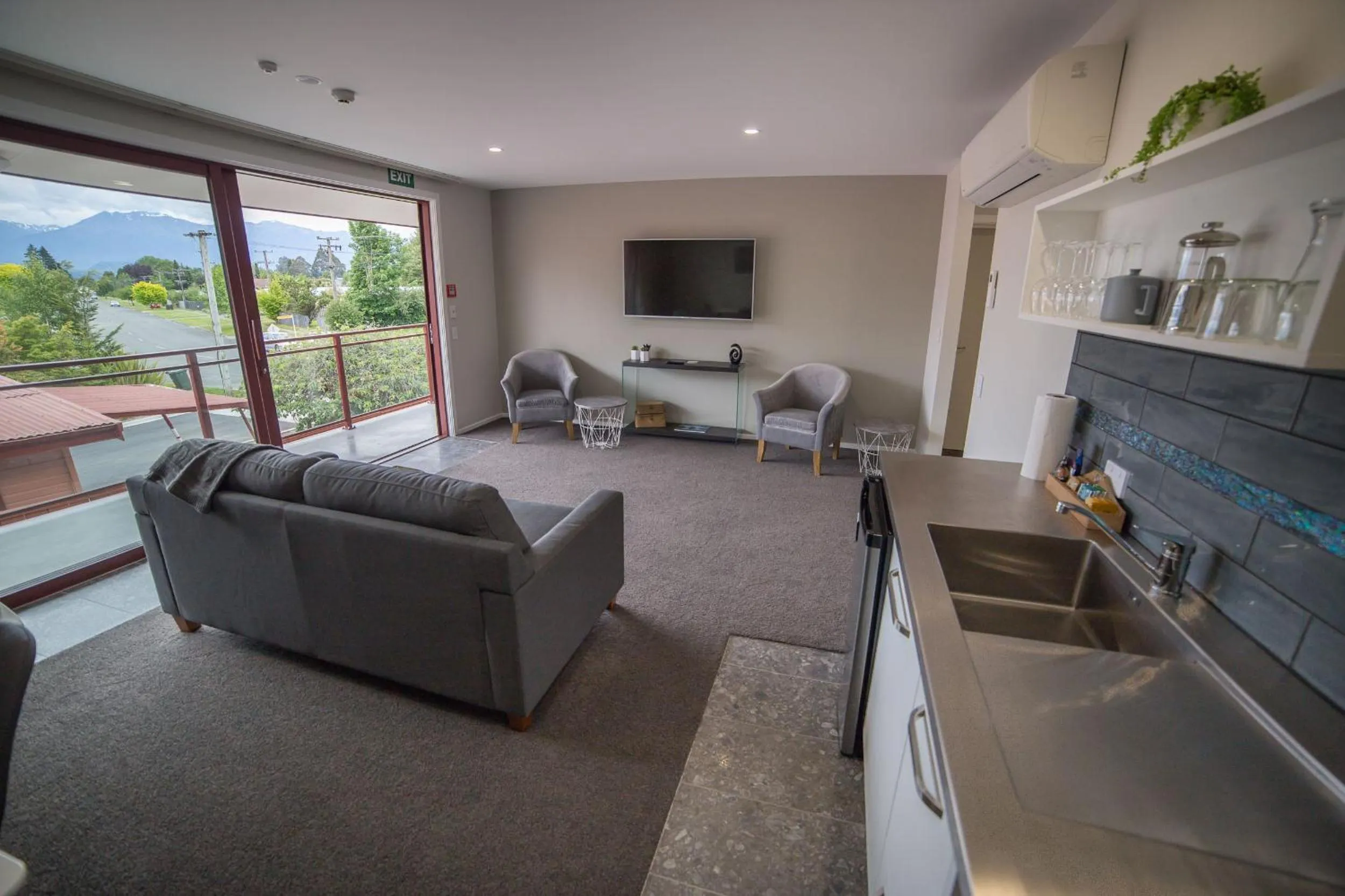 TV and multimedia in Red Tussock Motel