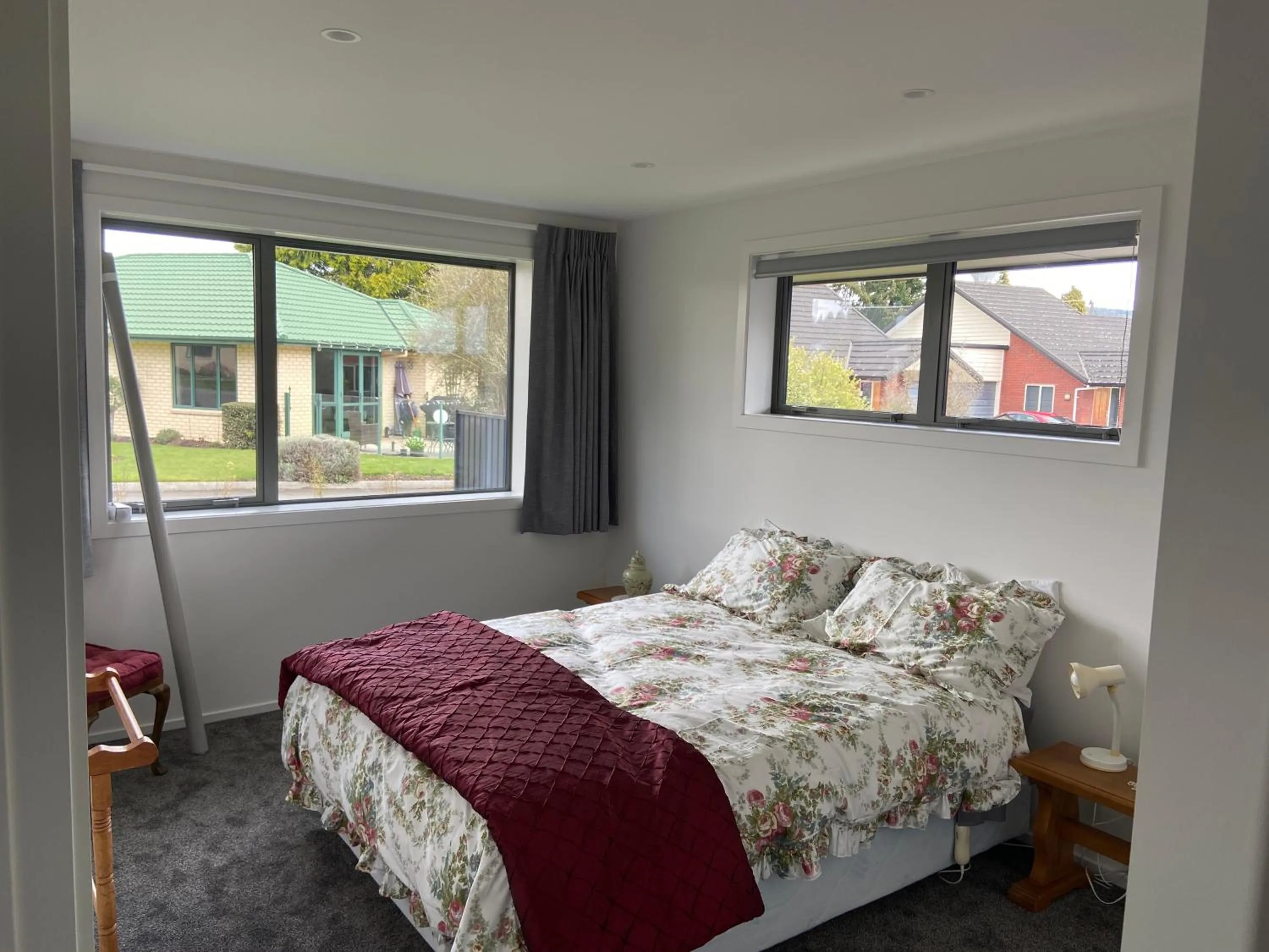 Bedroom, Bed in Red Tussock Motel