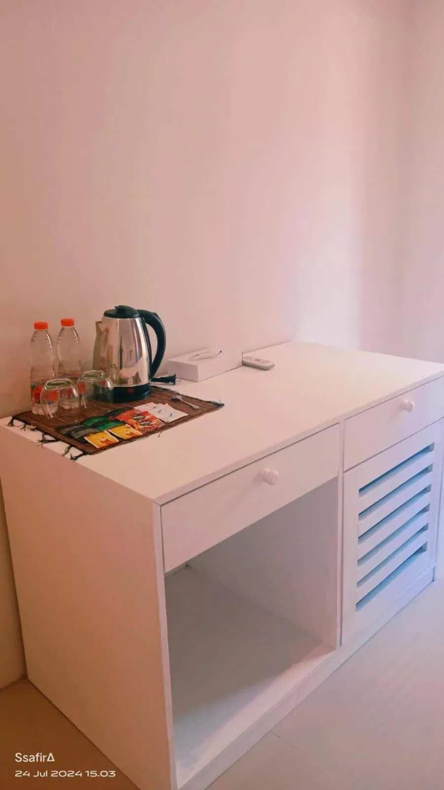 Coffee/tea facilities in Living Trawangan Hotel