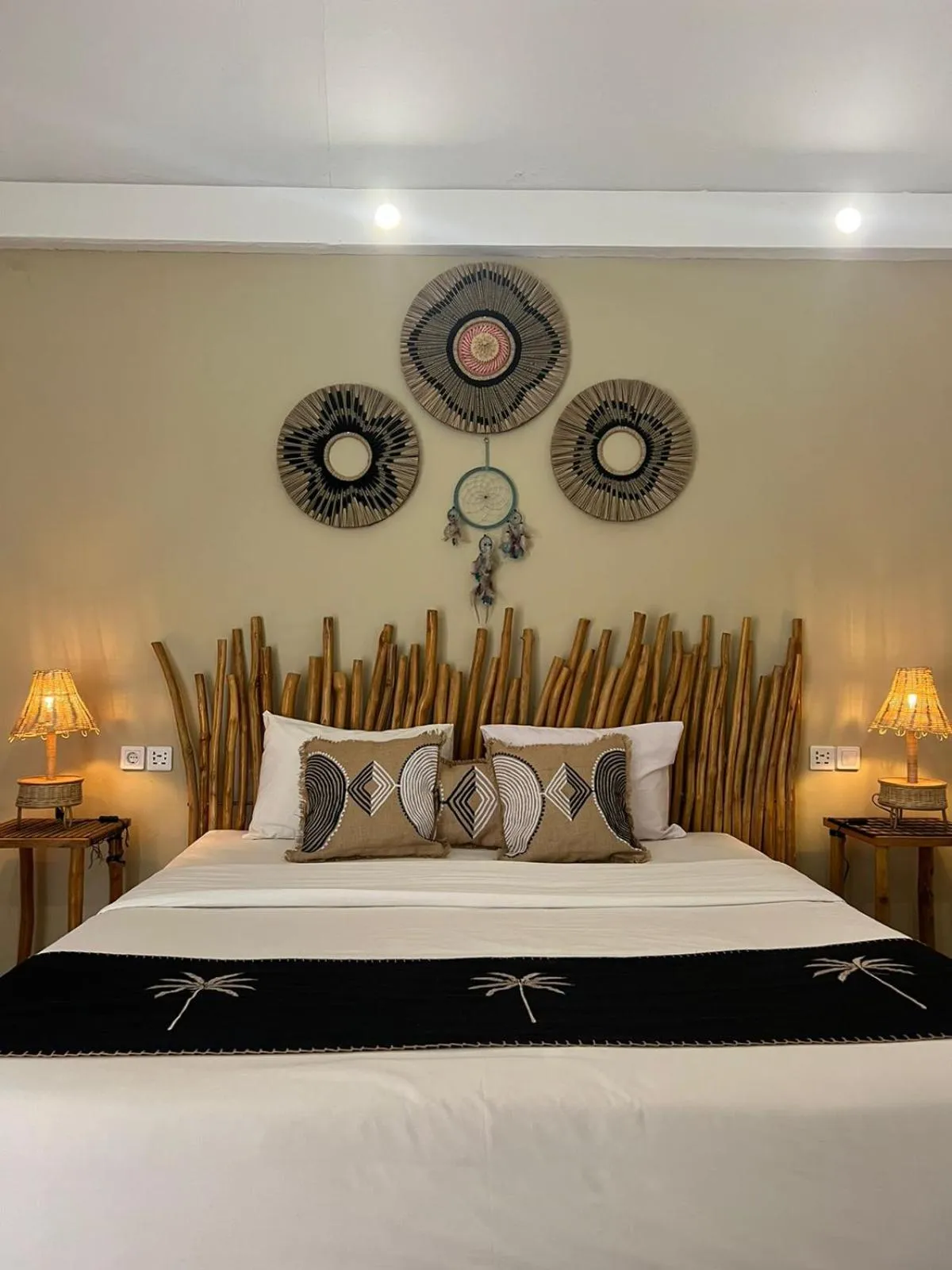 Bedroom, Bed in Living Trawangan Hotel