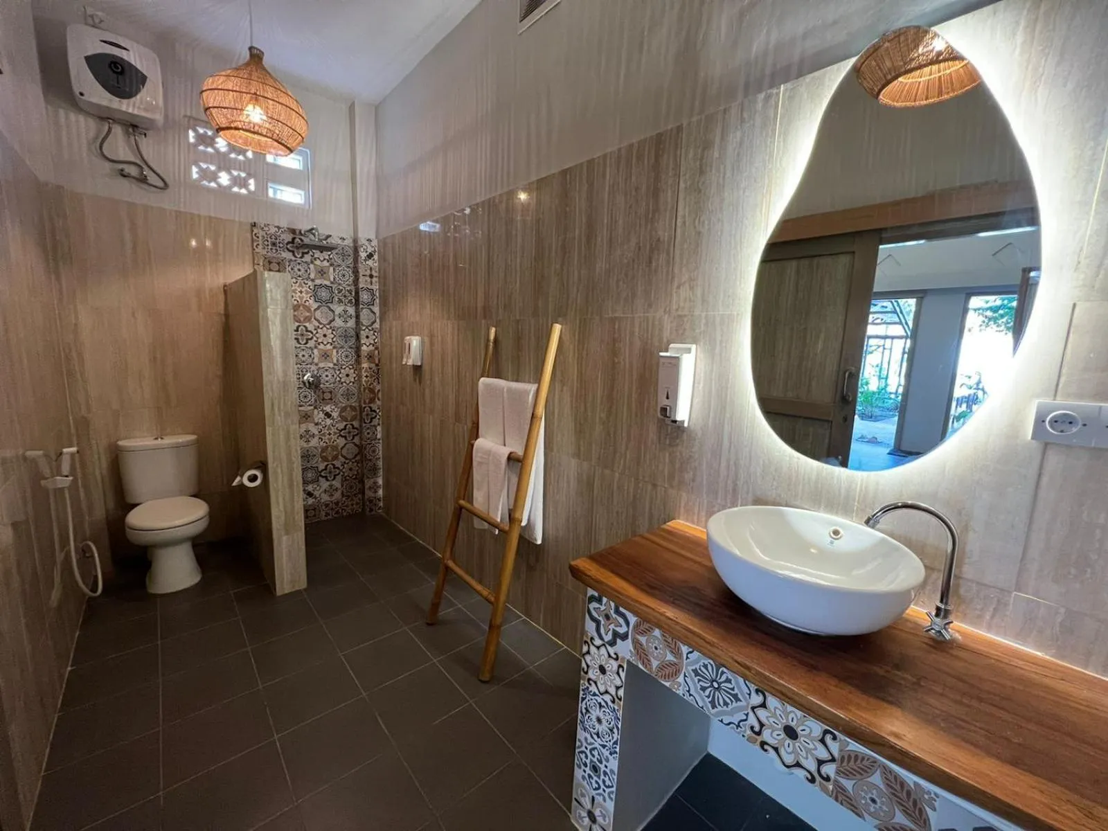 Bathroom in Living Trawangan Hotel