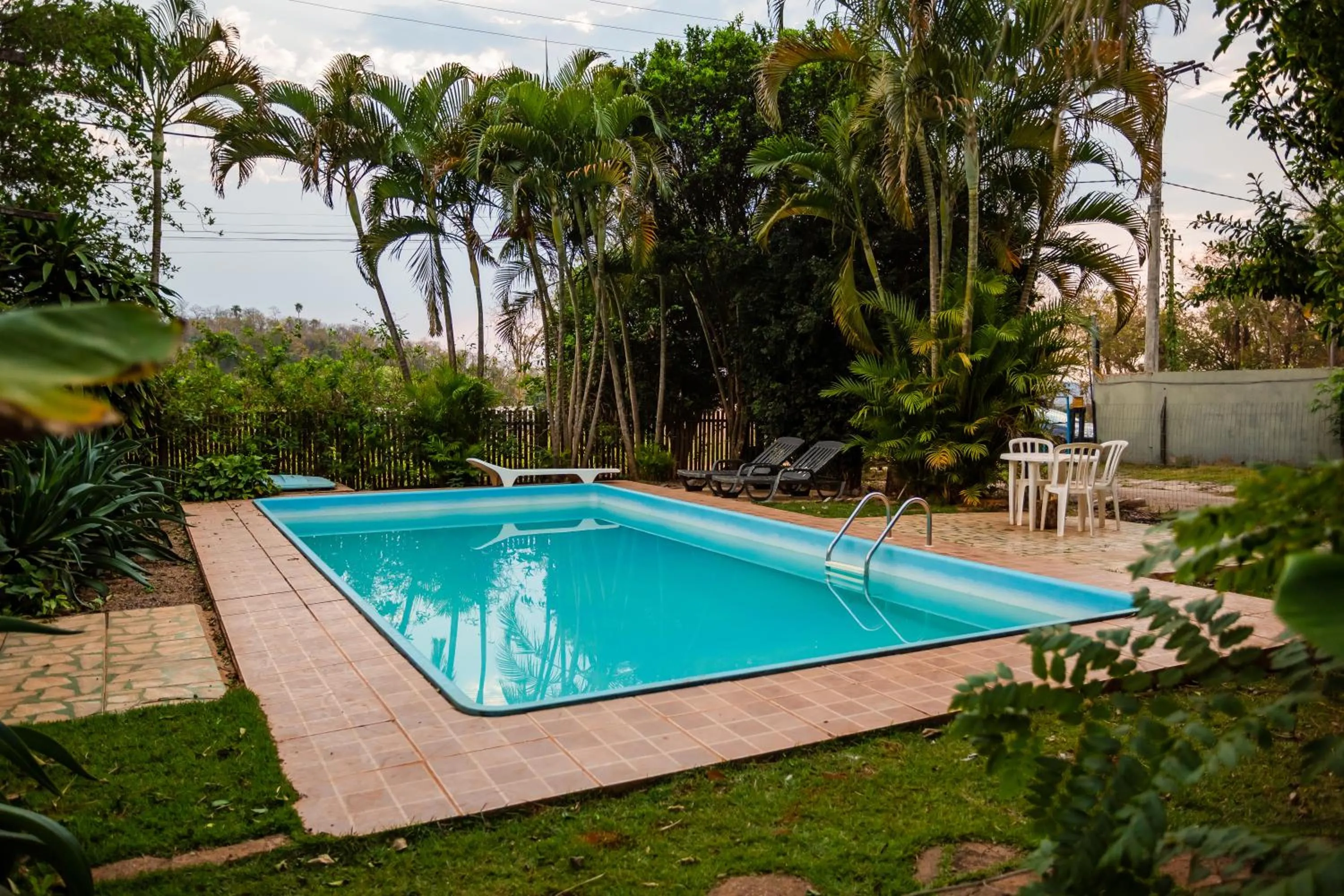 Swimming pool in Pousada Chão de pedra
