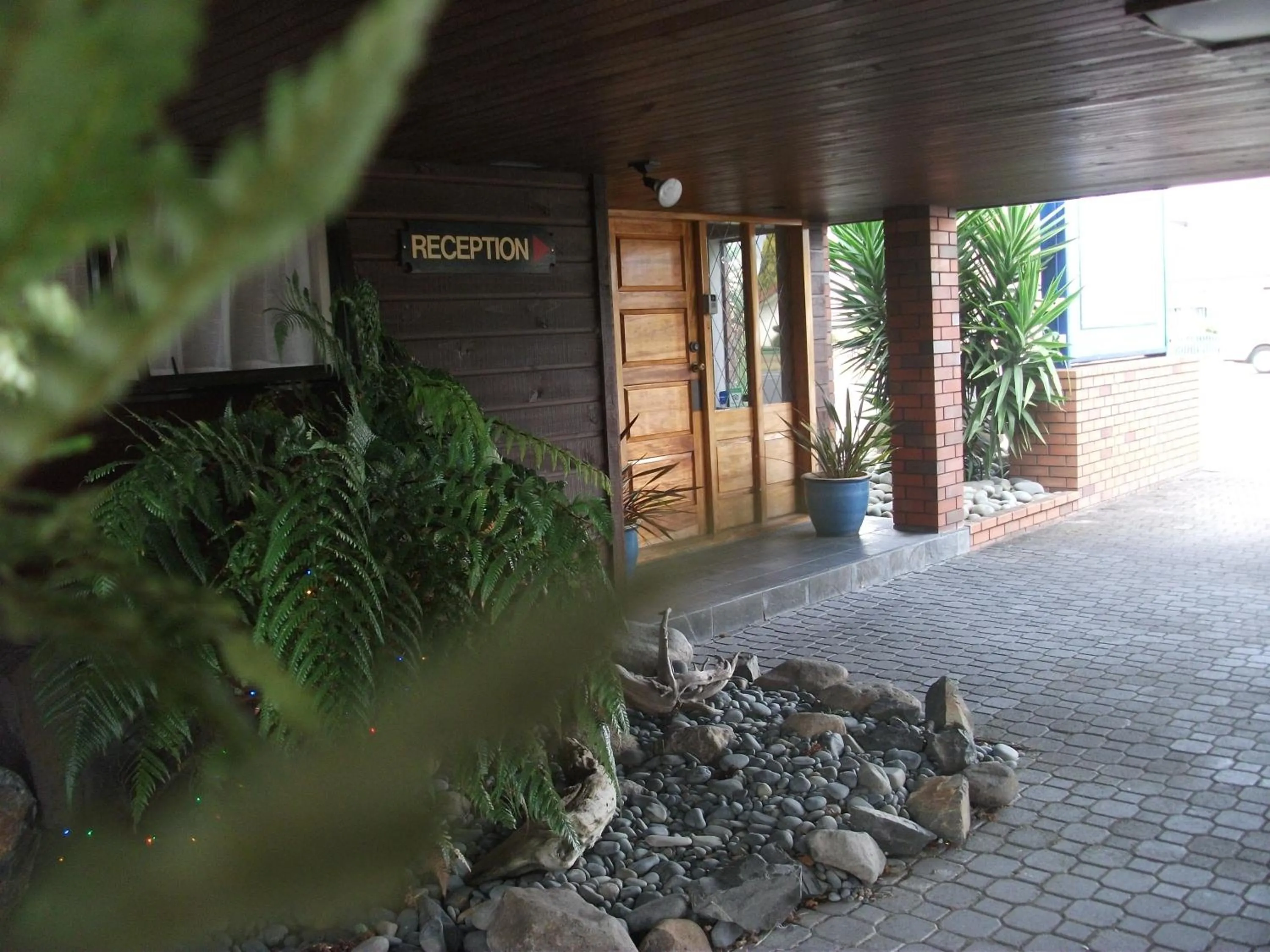 Facade/entrance in Aquarius Motor Inn