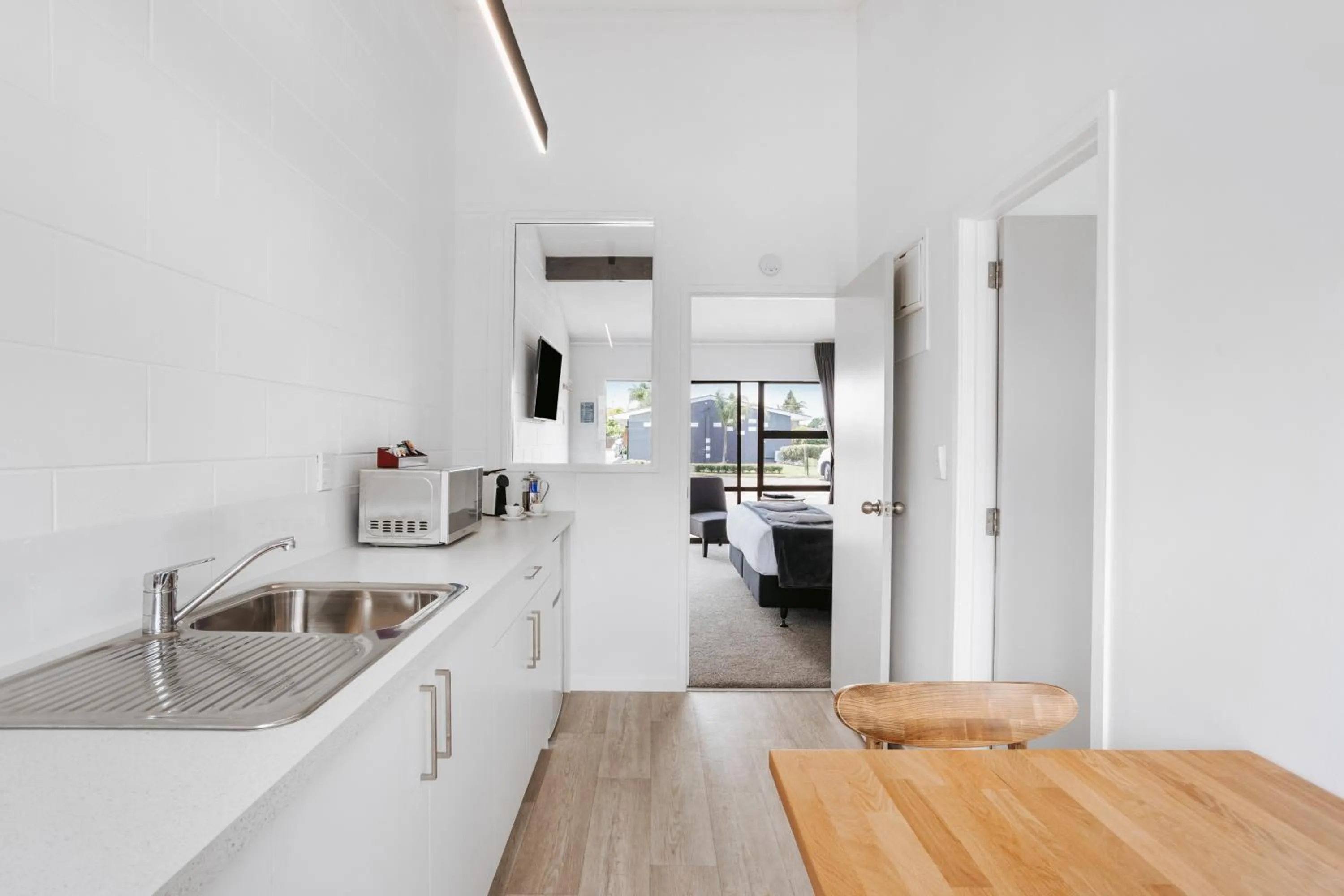 kitchen in Cobblestone Court Motel - Wenzel Motels