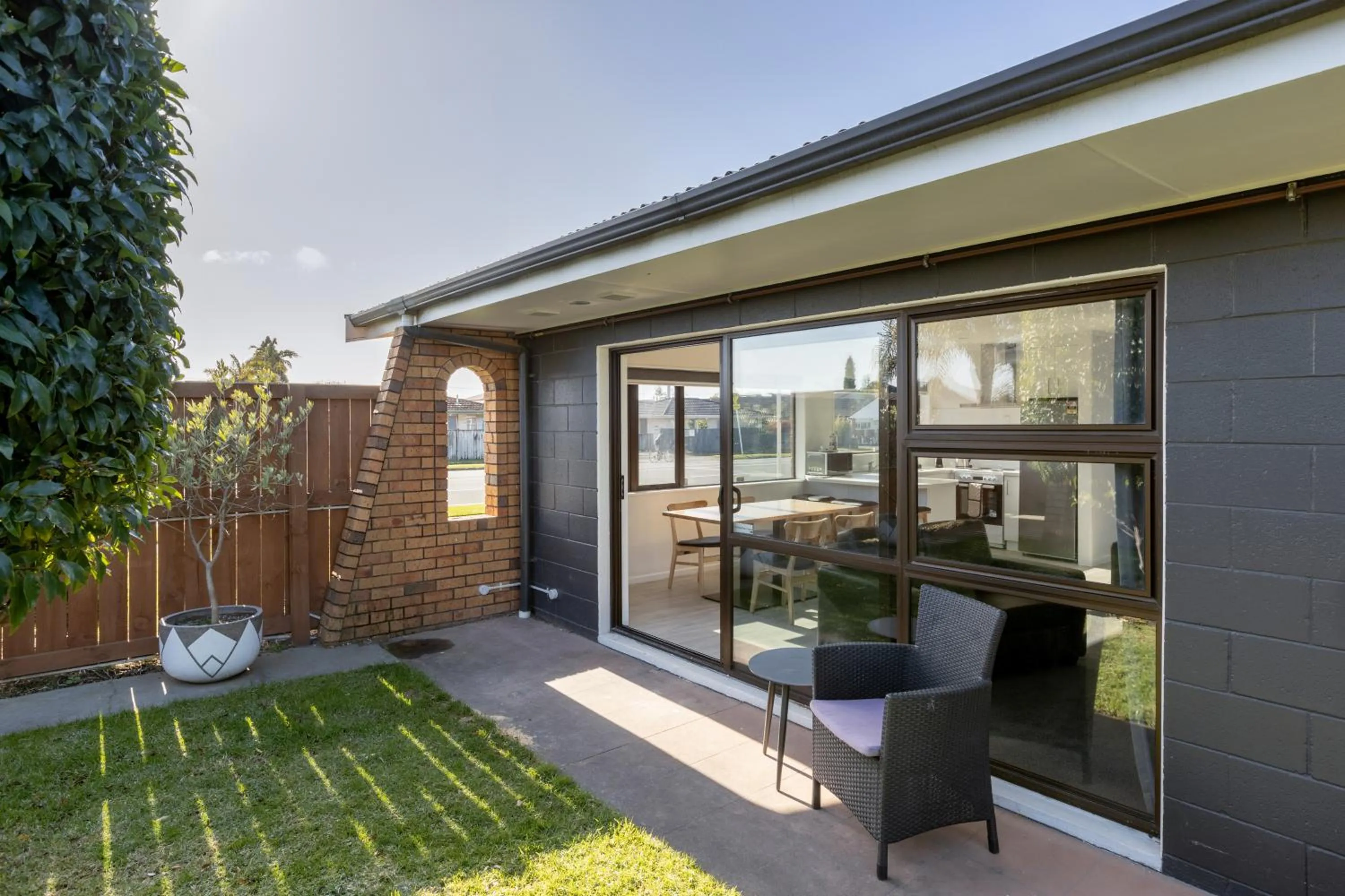 Cobblestone Court Motel - Wenzel Motels