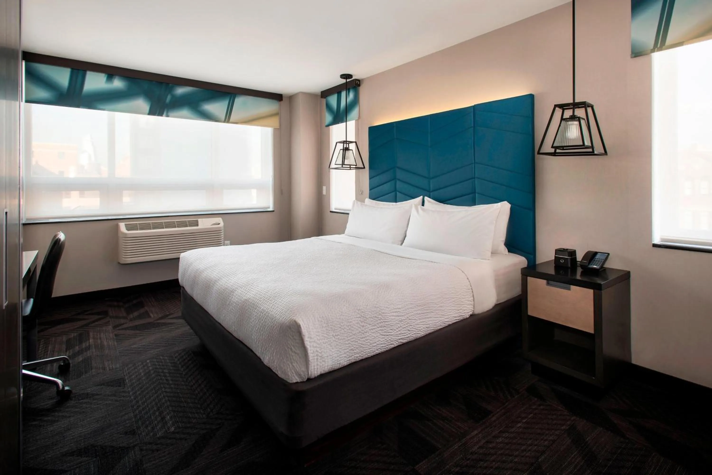 Photo of the whole room, Bed in Four Points by Sheraton Manhattan SoHo Village