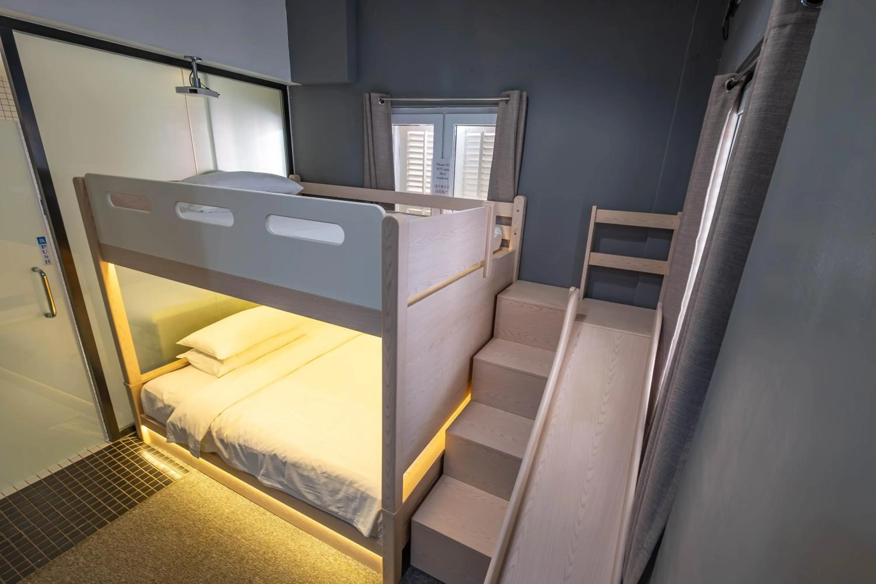 Bed in Rest Chinatown Hotel