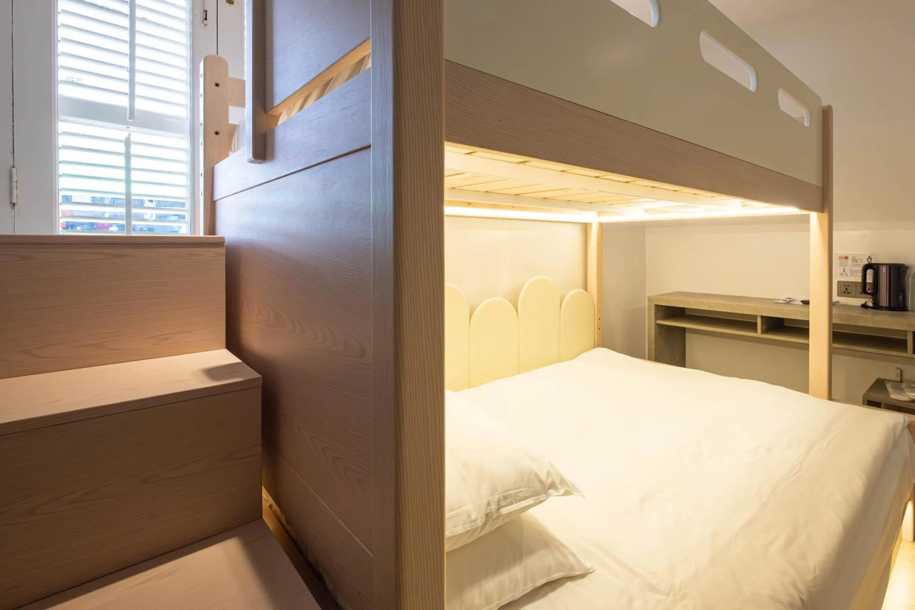 Bed in Rest Chinatown Hotel