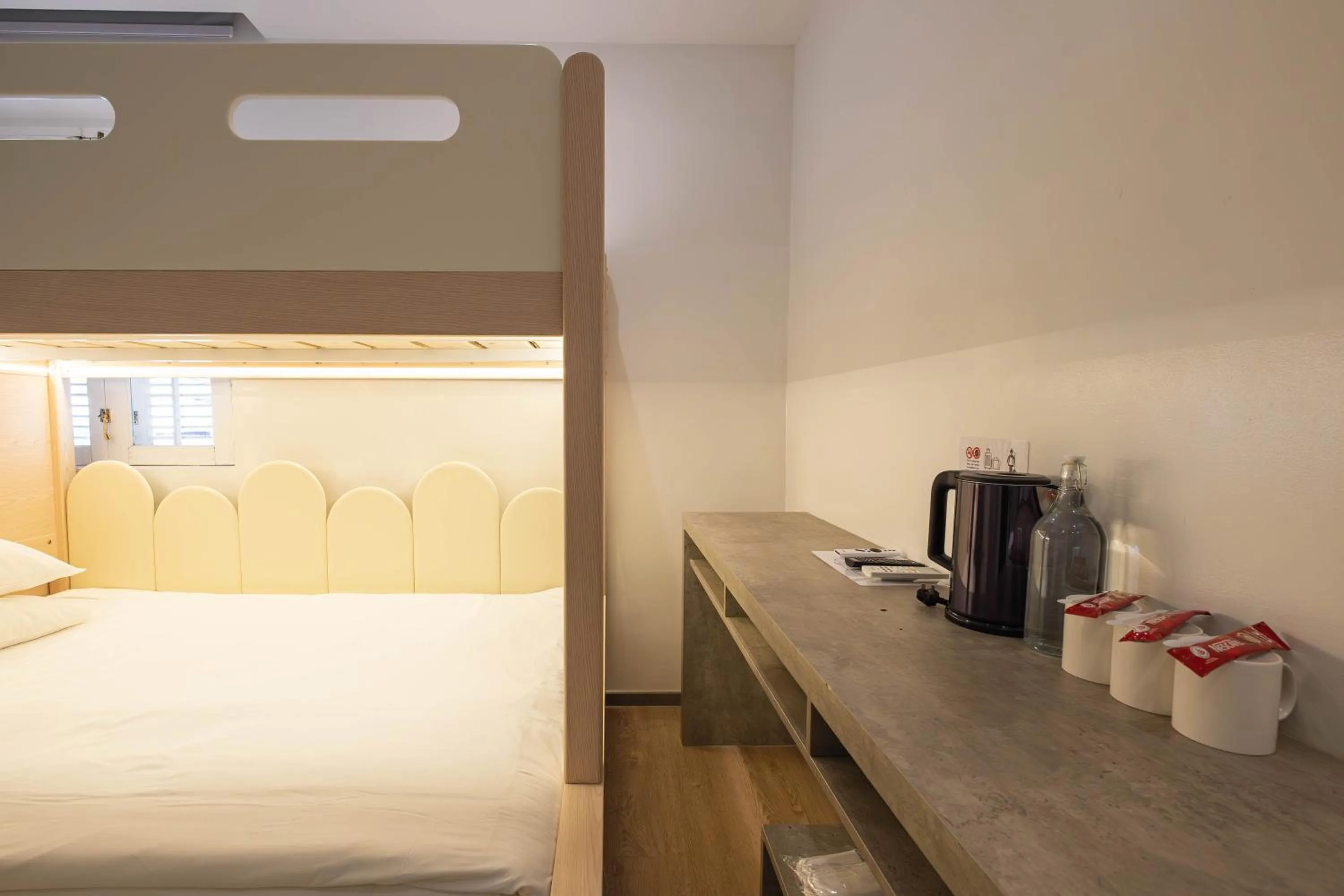 Bed in Rest Chinatown Hotel