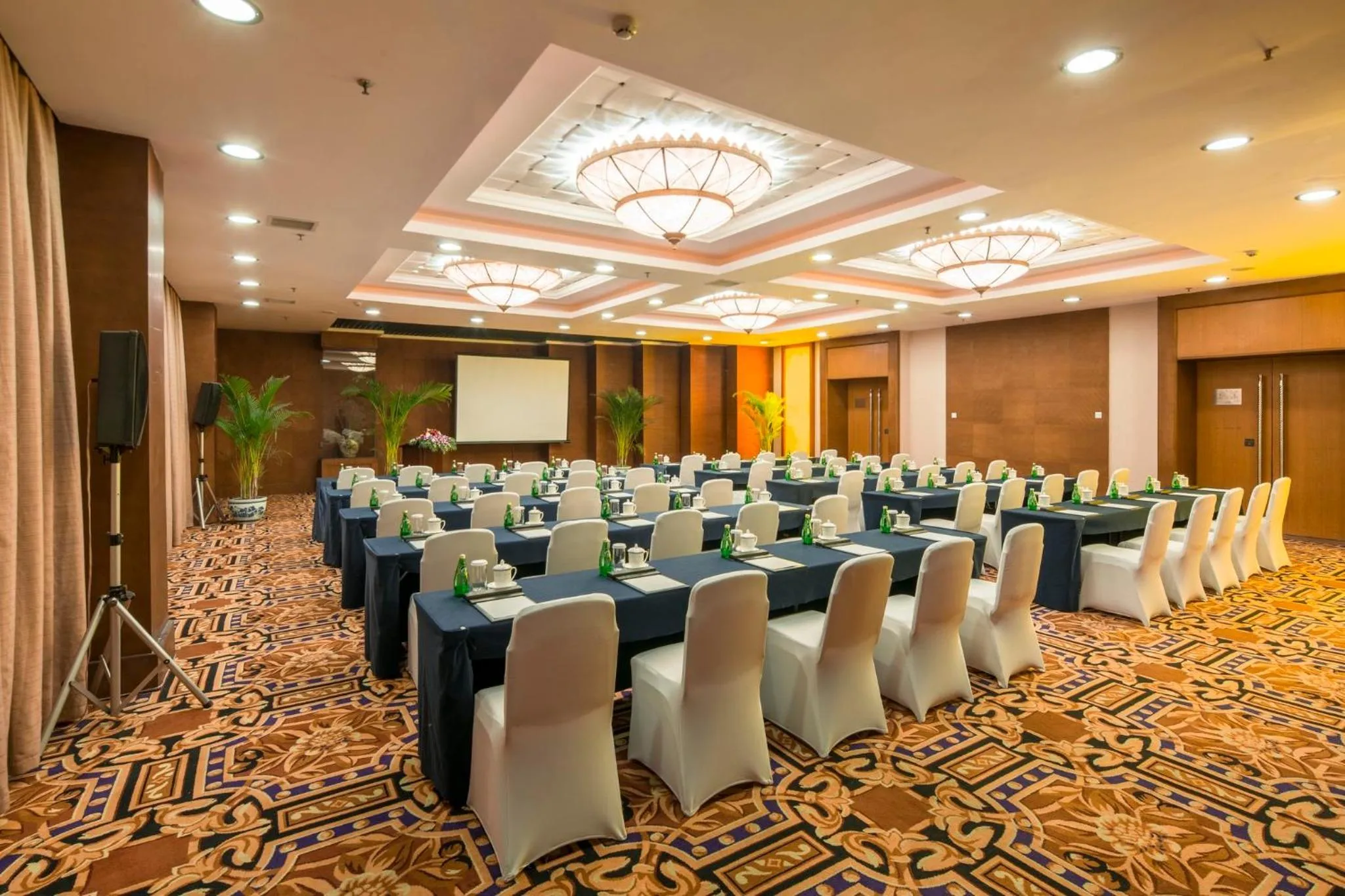 Meeting/conference room in Holiday Inn Chengdu Century City West, an IHG Hotel