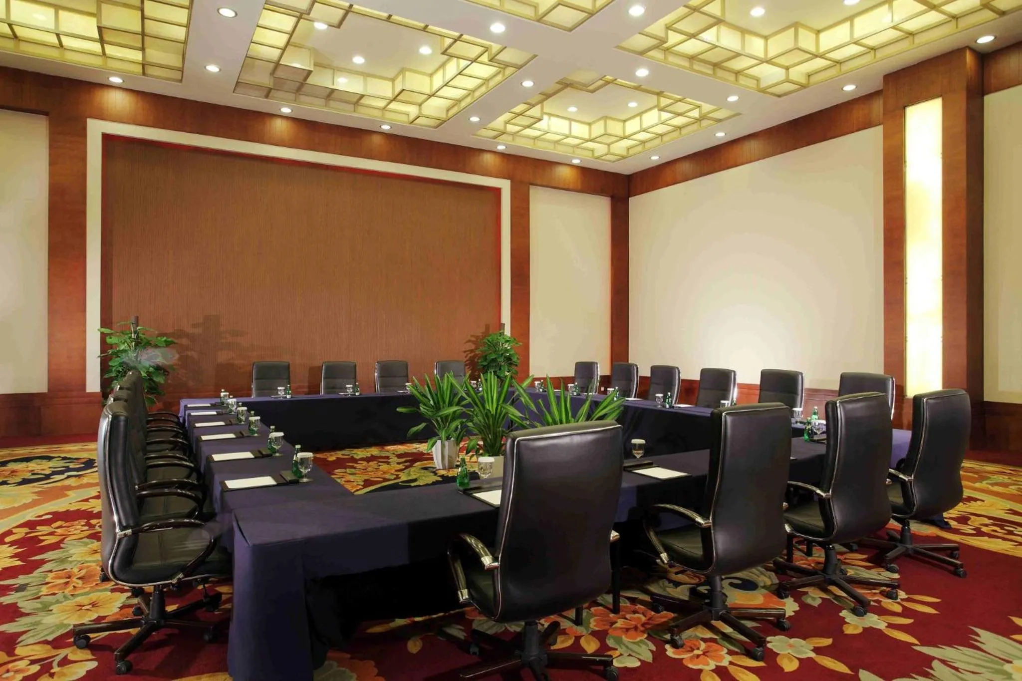 Meeting/conference room in Holiday Inn Chengdu Century City West, an IHG Hotel