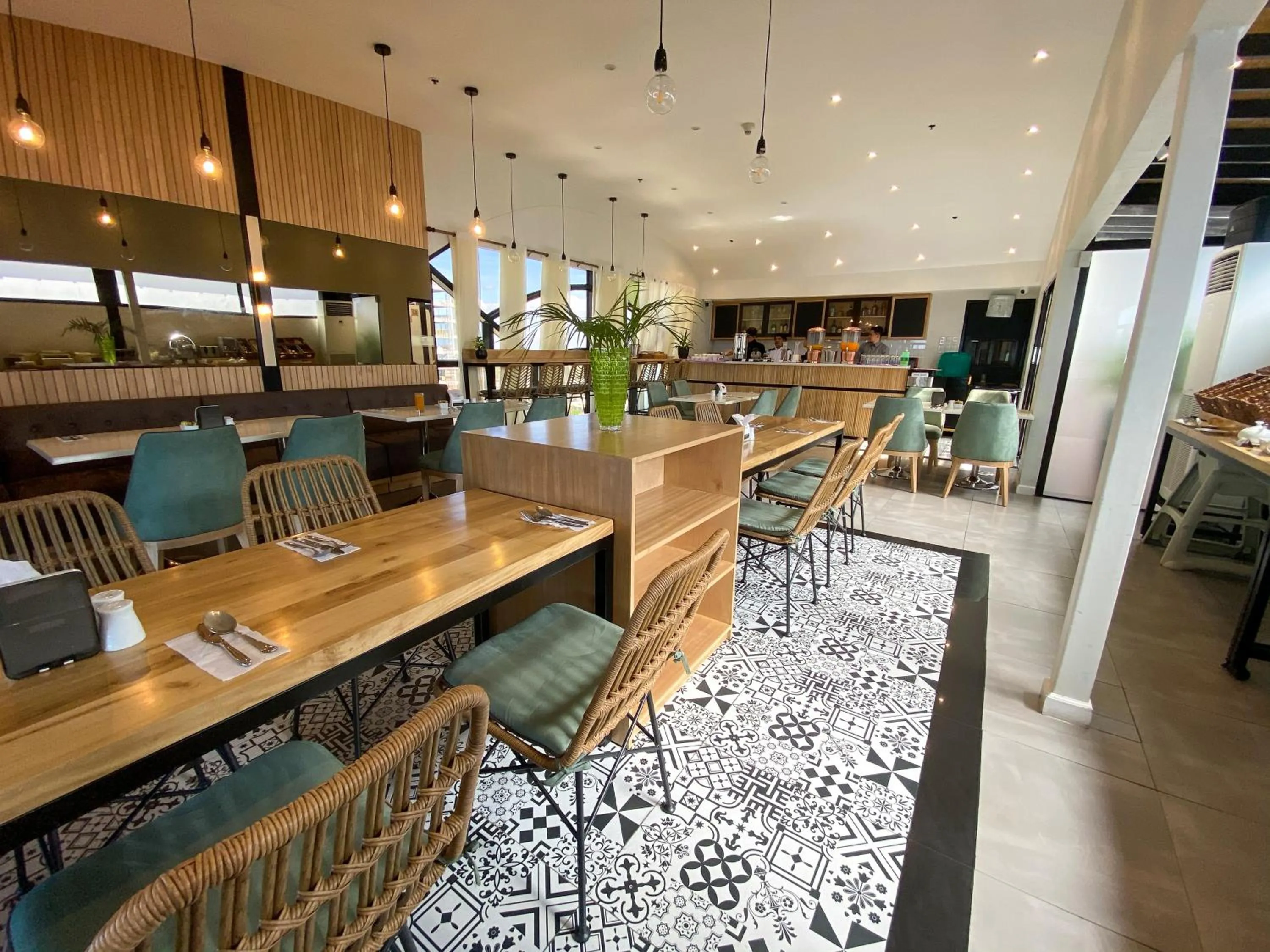 Restaurant/places to eat in Parque España Residence Hotel