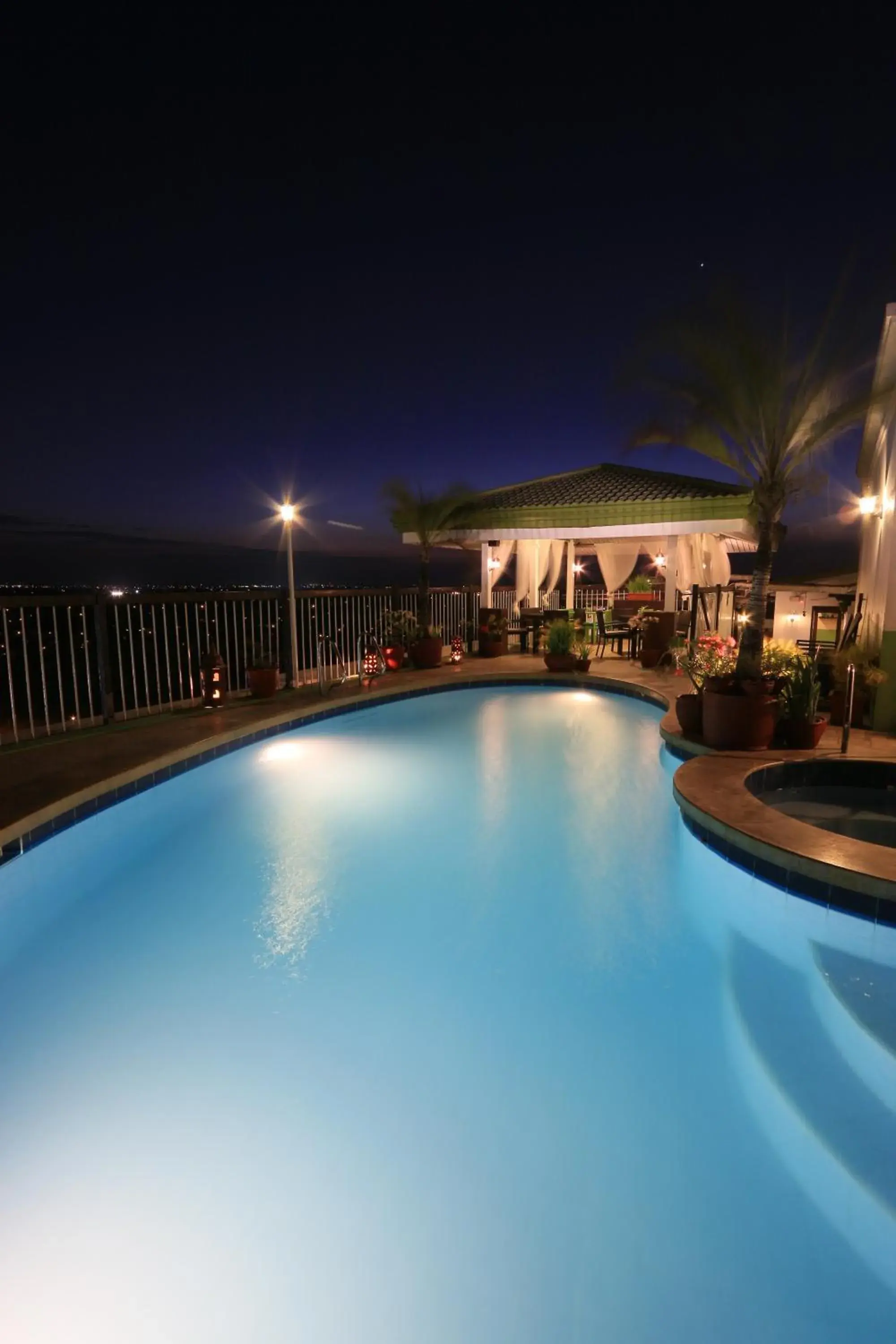 Swimming pool in Parque España Residence Hotel Swimming pool in Parque España Residence Hotel