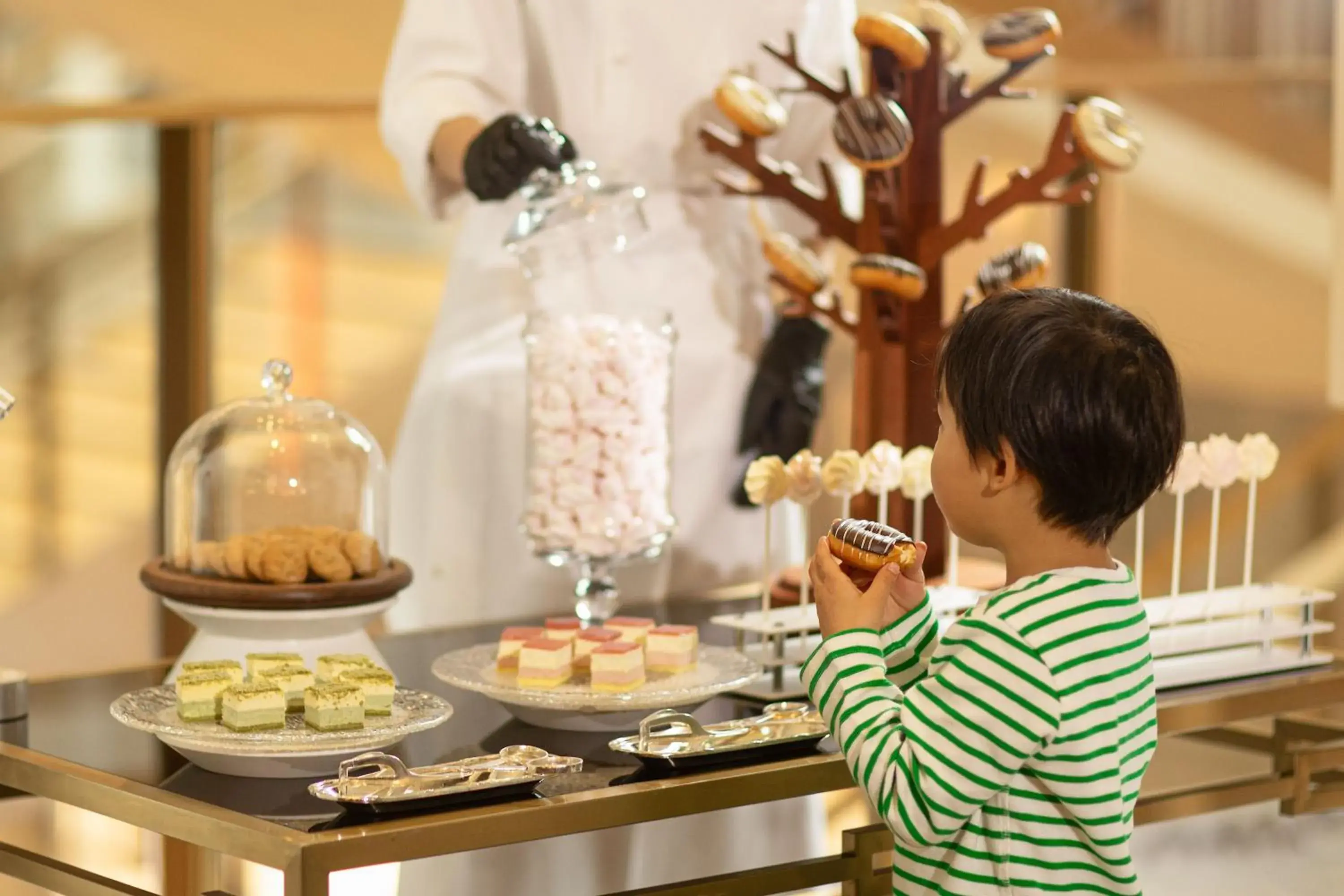 Food and drinks in The Peninsula Beijing Food and drinks in The Peninsula Beijing