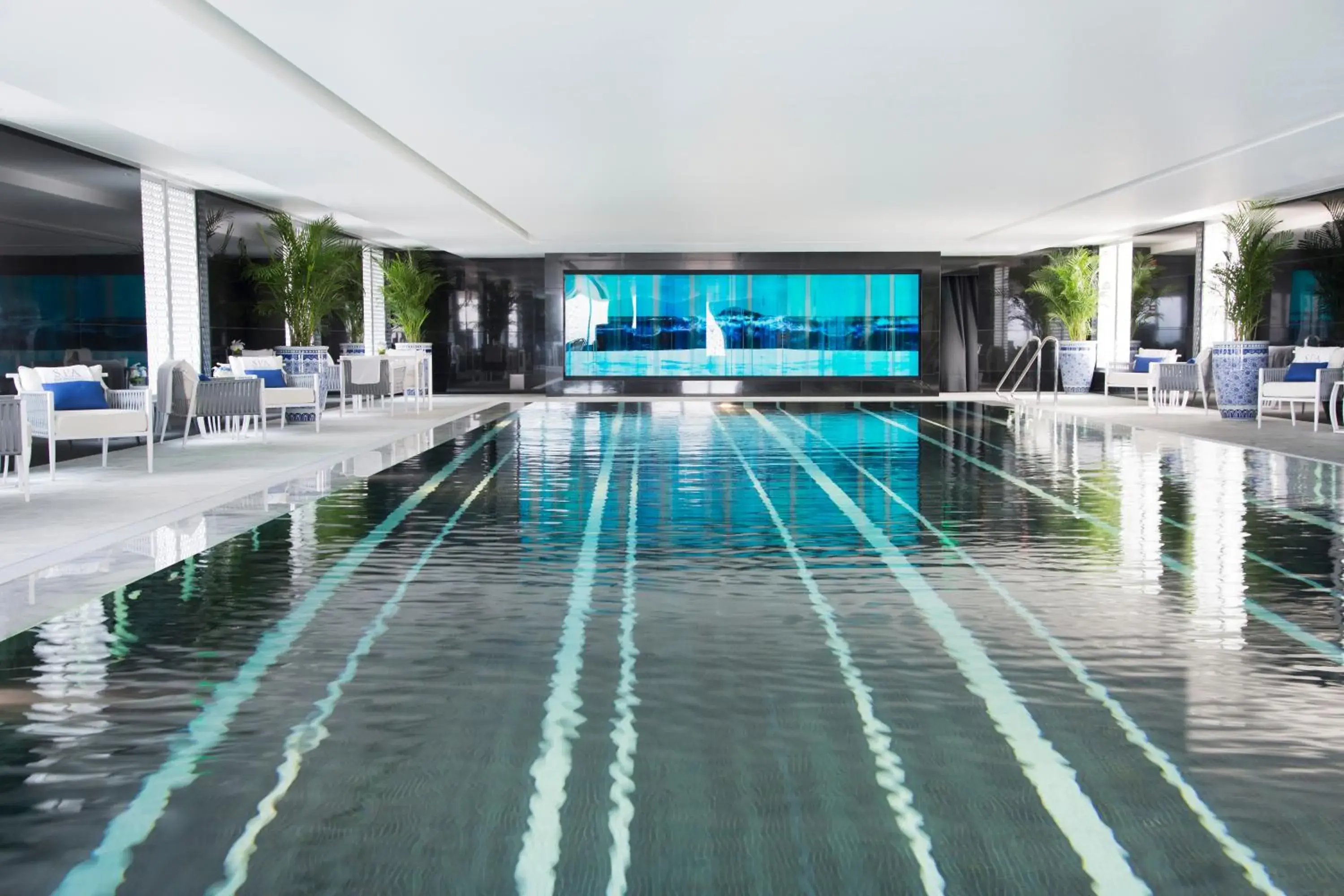 Swimming pool in The Peninsula Beijing Swimming pool in The Peninsula Beijing