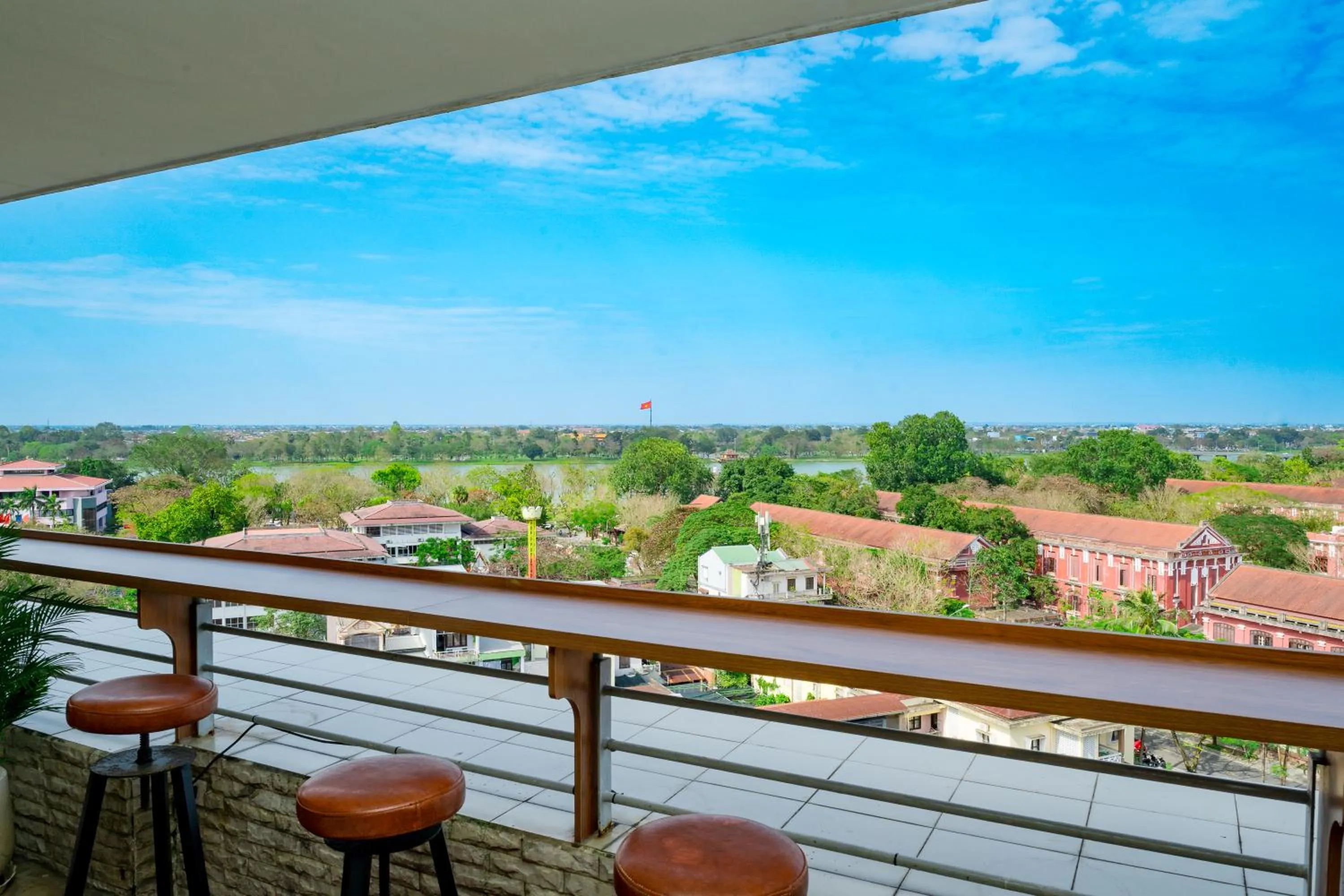 Restaurant/places to eat in Mondial Hotel Hue