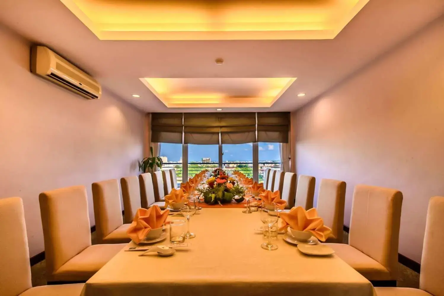 Restaurant/places to eat in Mondial Hotel Hue Restaurant/places to eat in Mondial Hotel Hue