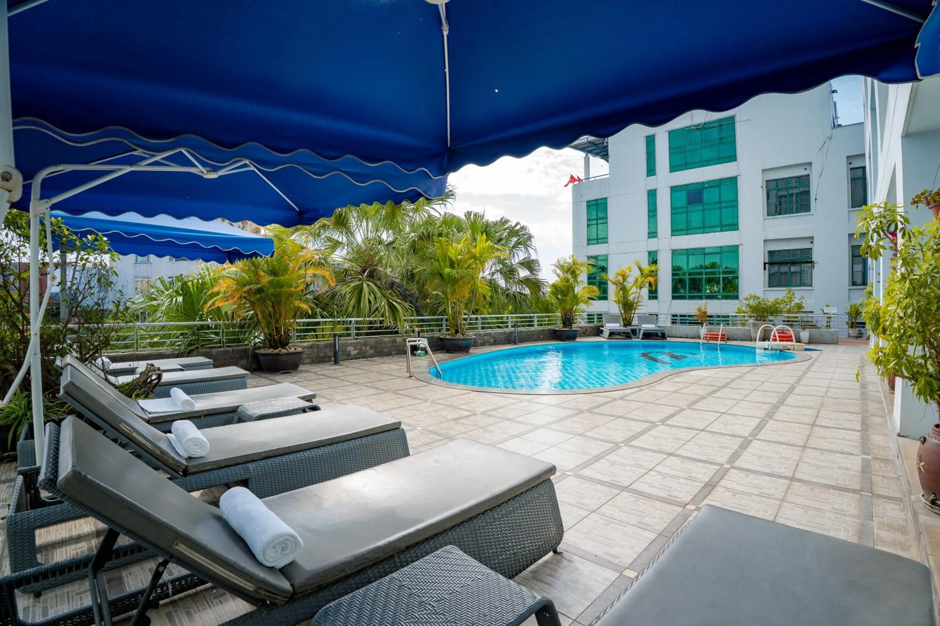 Swimming pool in Mondial Hotel Hue