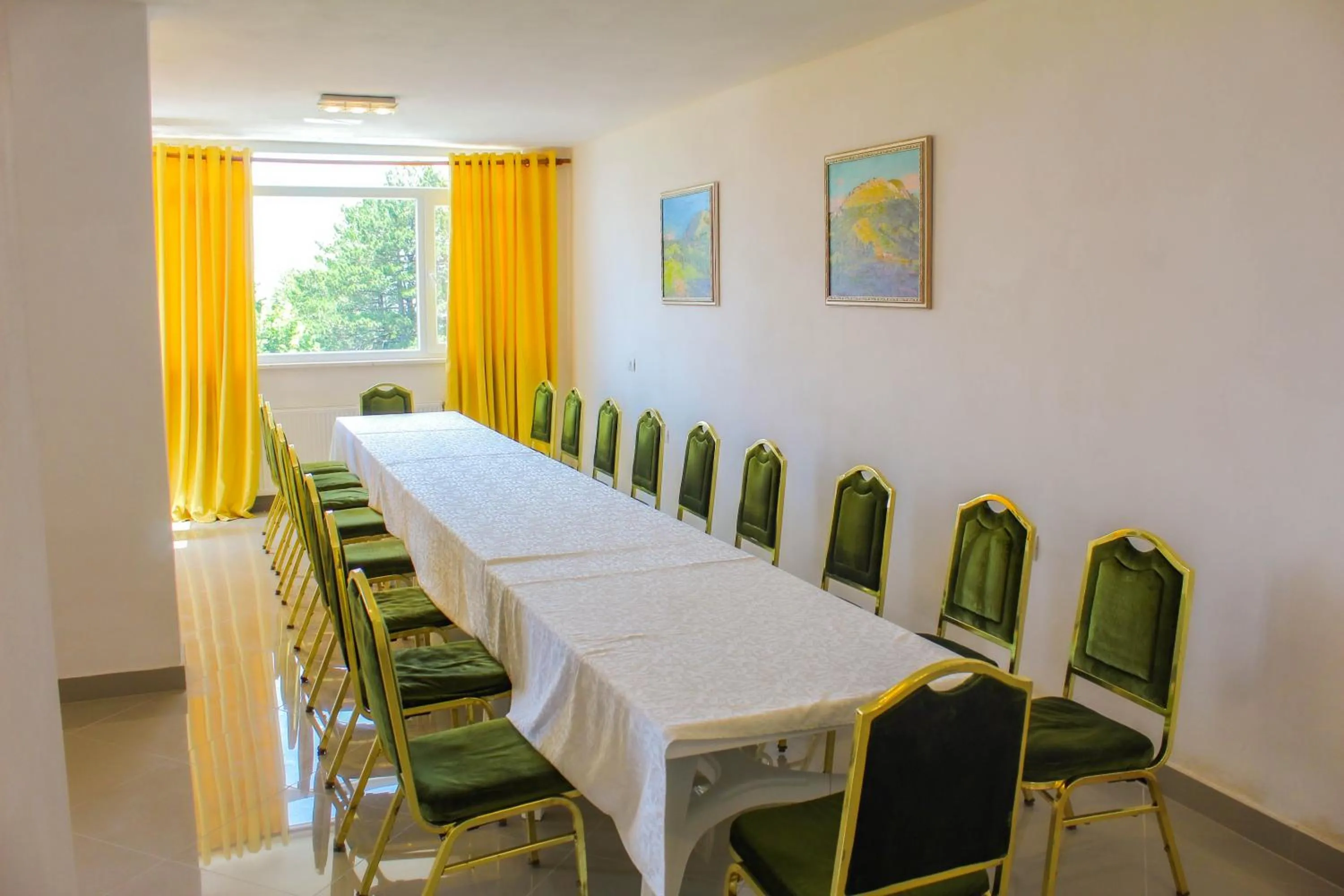 Meeting/conference room in Shkreli Resort Qafeshtame