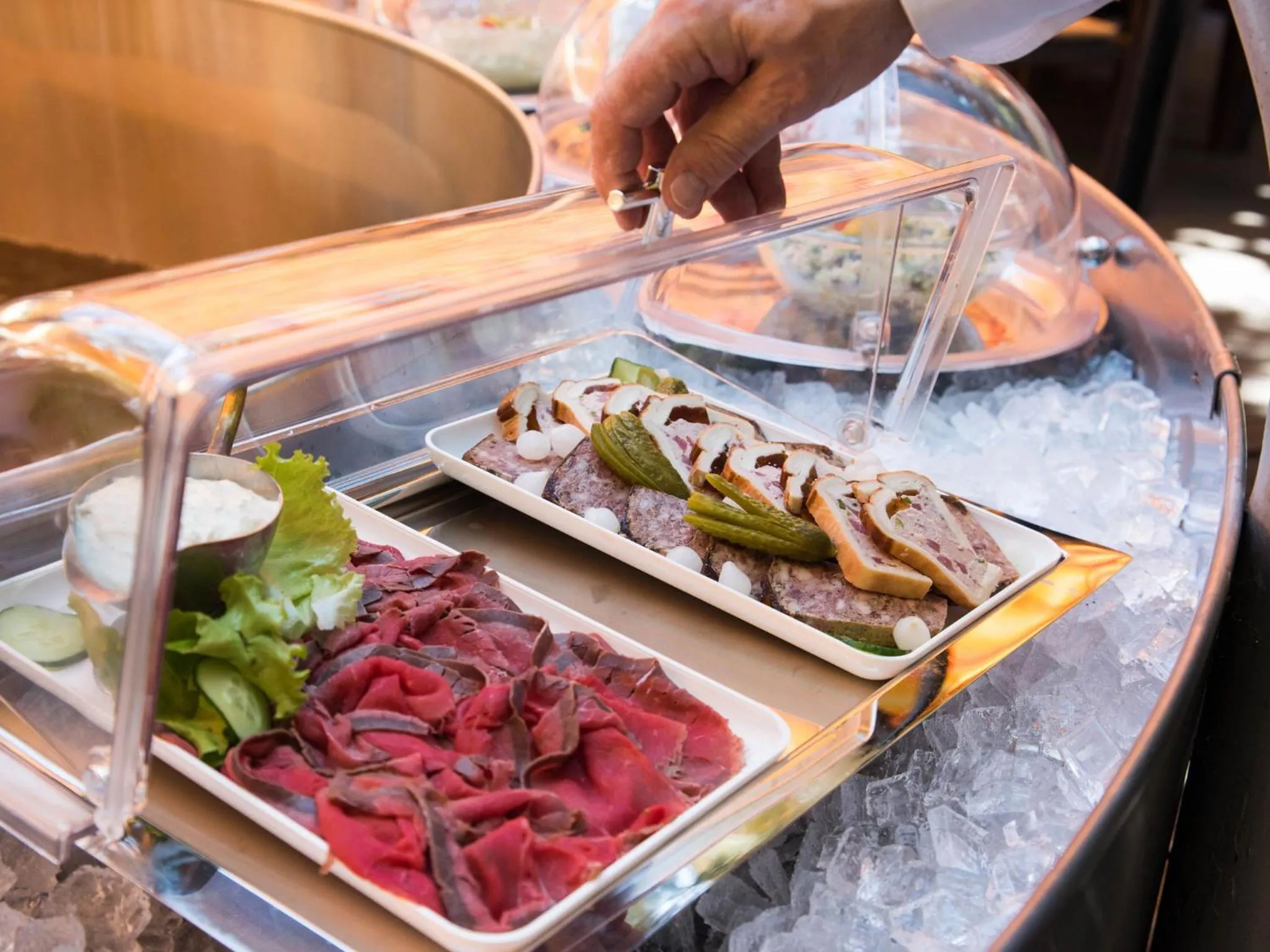 Patio in Hotel Restaurant La Porte d'Octodure