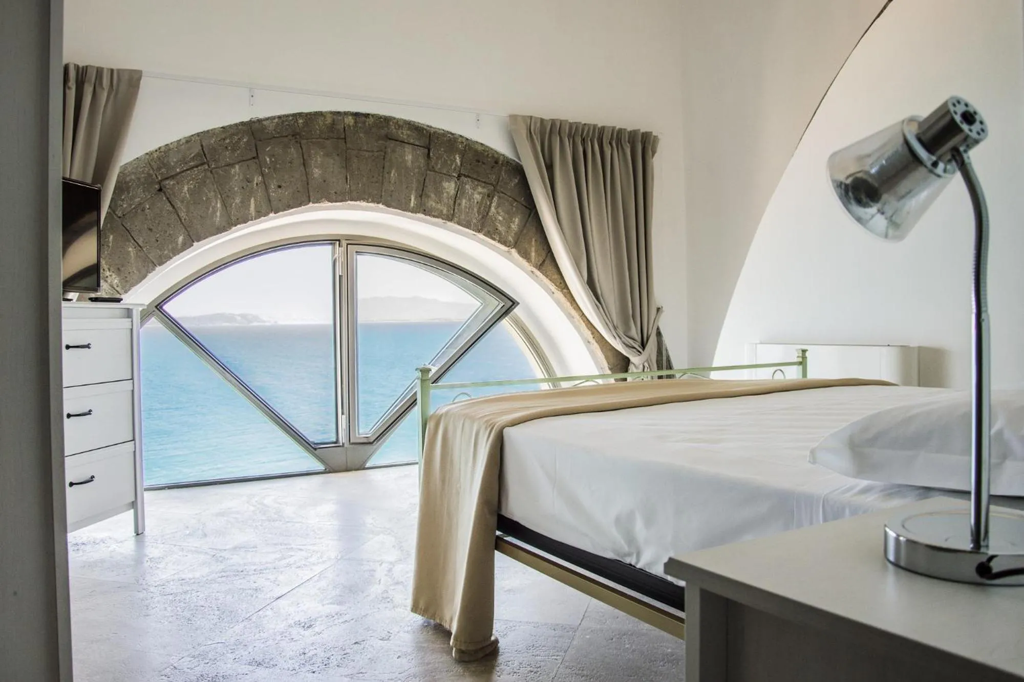 Sea view, Bed in Sunrise Guest House