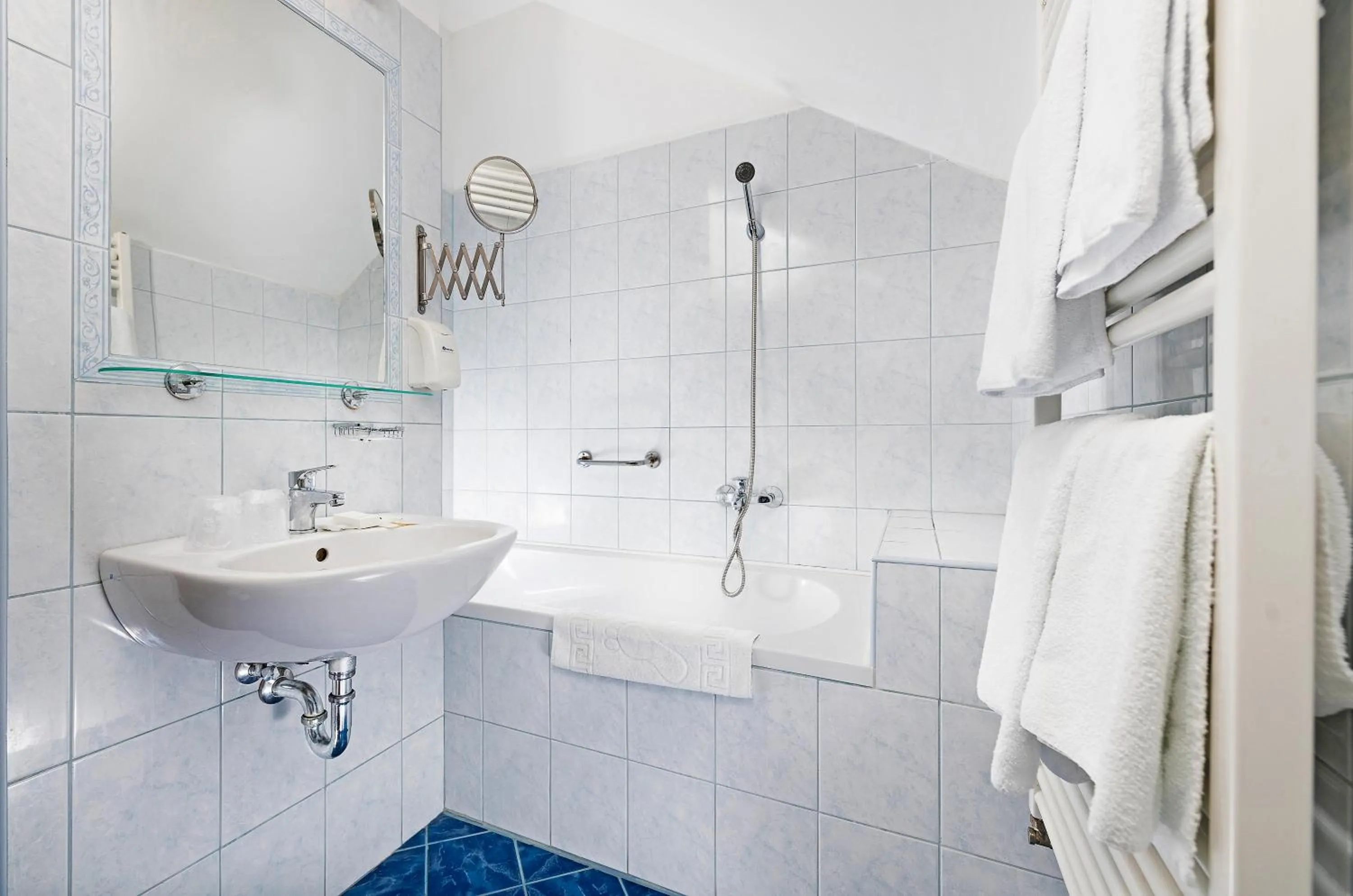 Toilet in Bodrogi Kúria Wellness Hotel