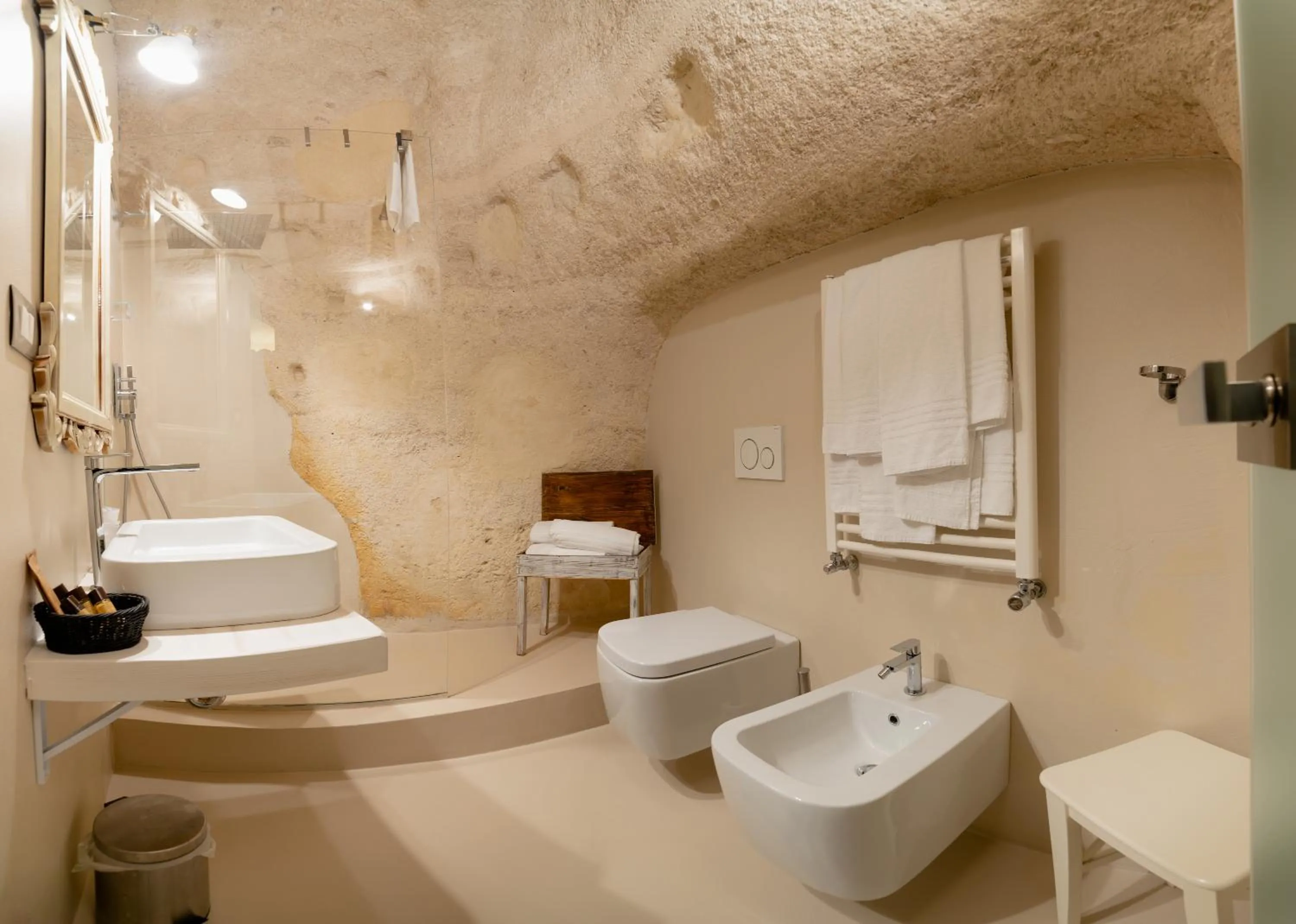 Bathroom in Thymus Residence nei Sassi