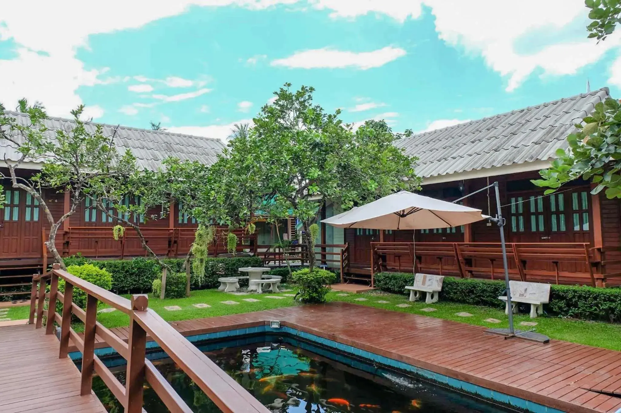 Property building in บ้านกรนรา Baan Kornnara Property building in บ้านกรนรา Baan Kornnara