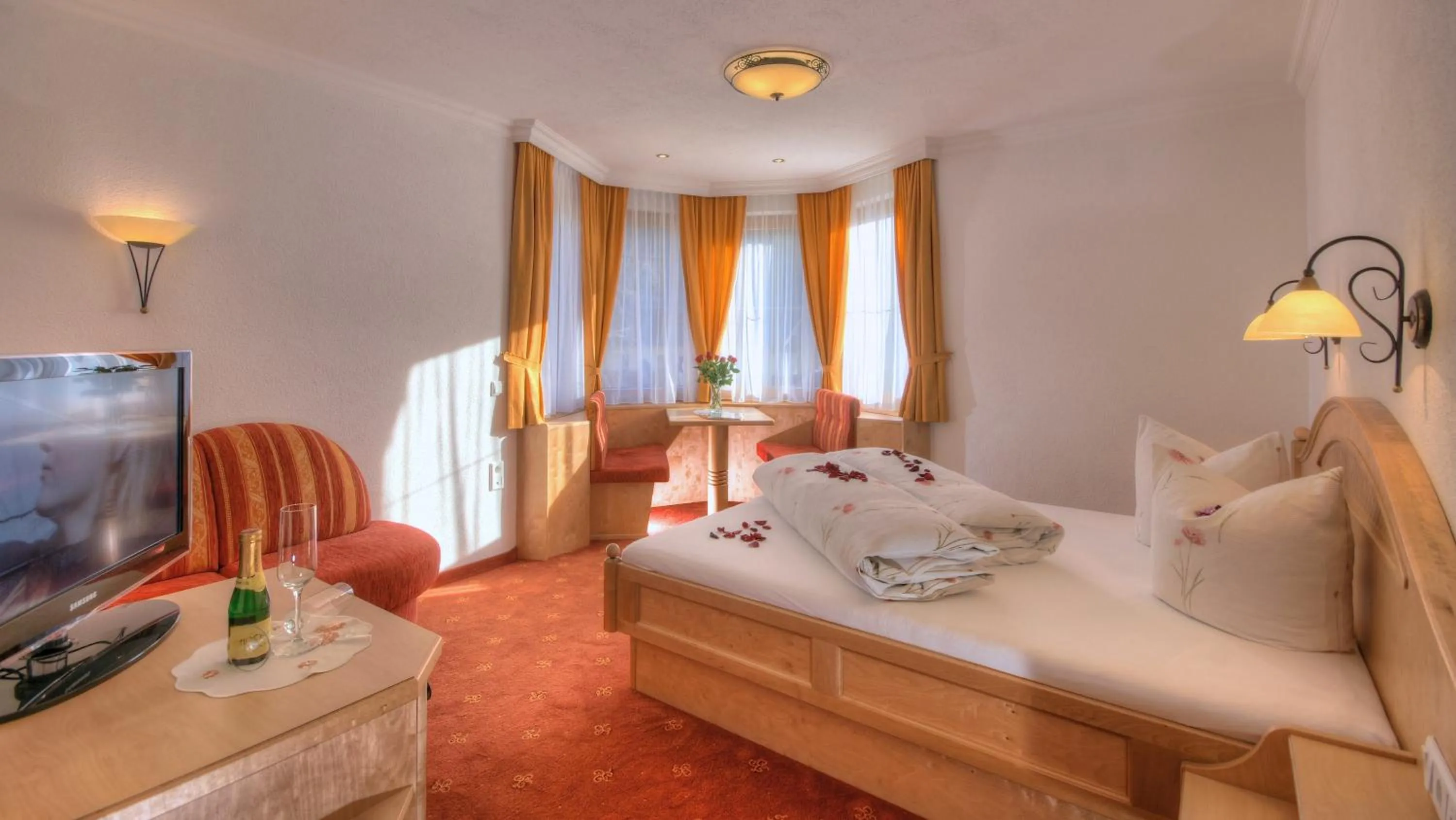 Photo of the whole room, Bed in Hotel-Garni Weidacherhof