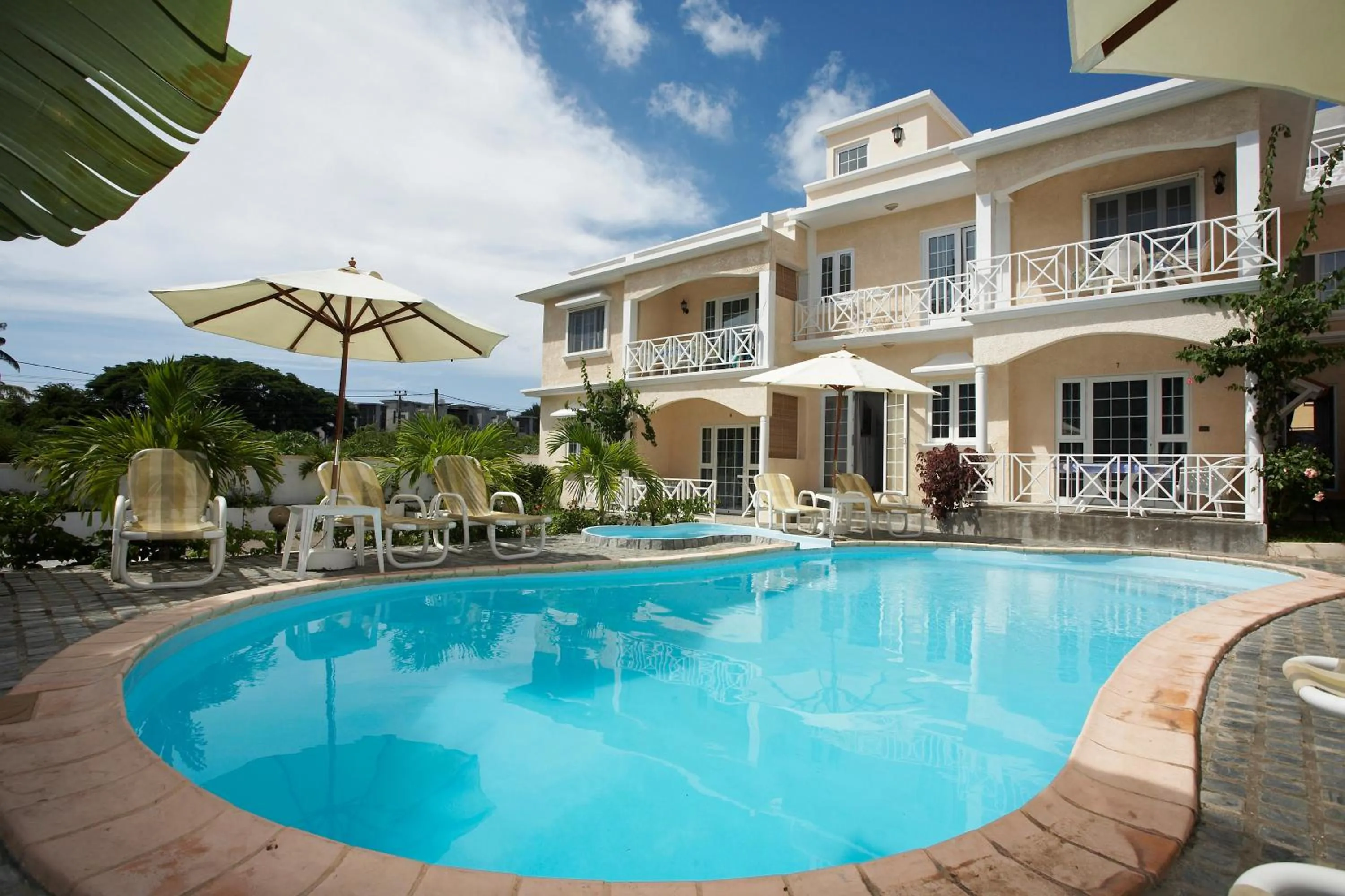 Swimming pool in Residence Capri - Mont Choisy