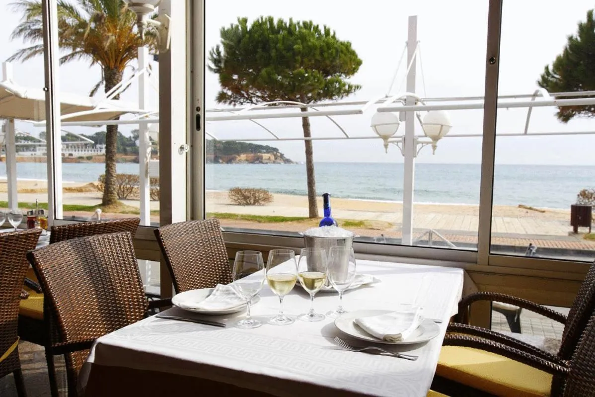 Restaurant/places to eat in Hotel Restaurant Sant Pol
