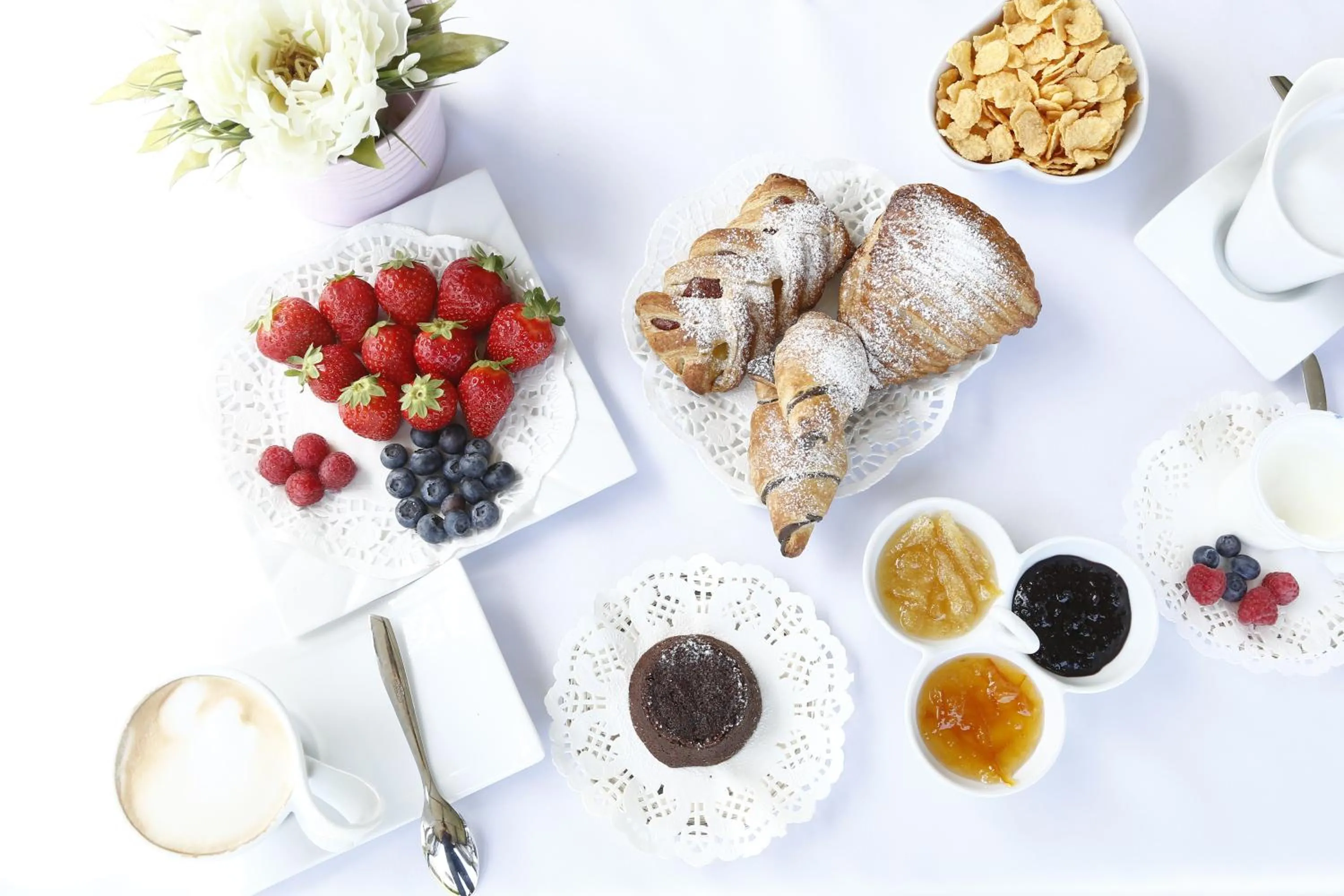 Buffet breakfast in B&B Live09 Design