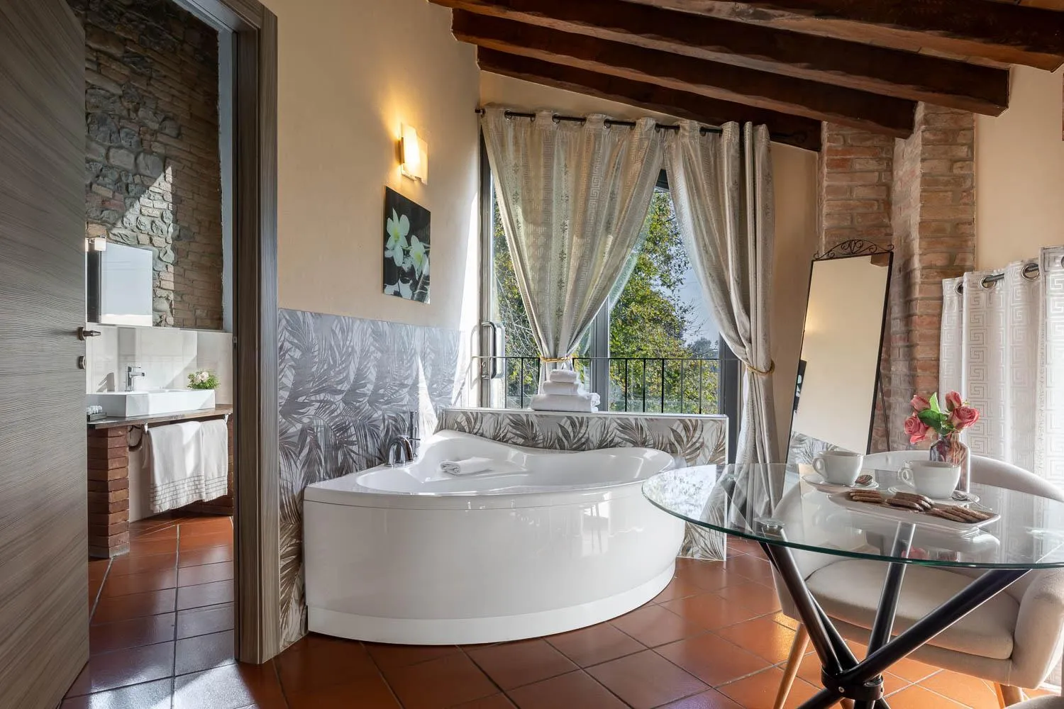 Bathroom, Bed in Villa D&D
