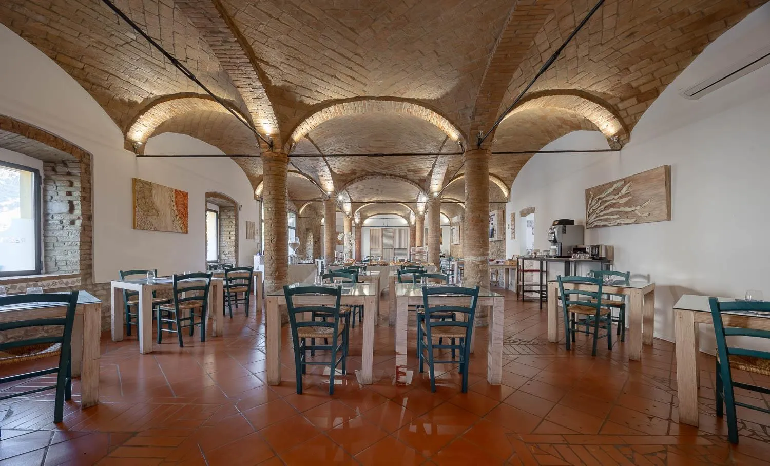 Restaurant/places to eat in Villa D&D