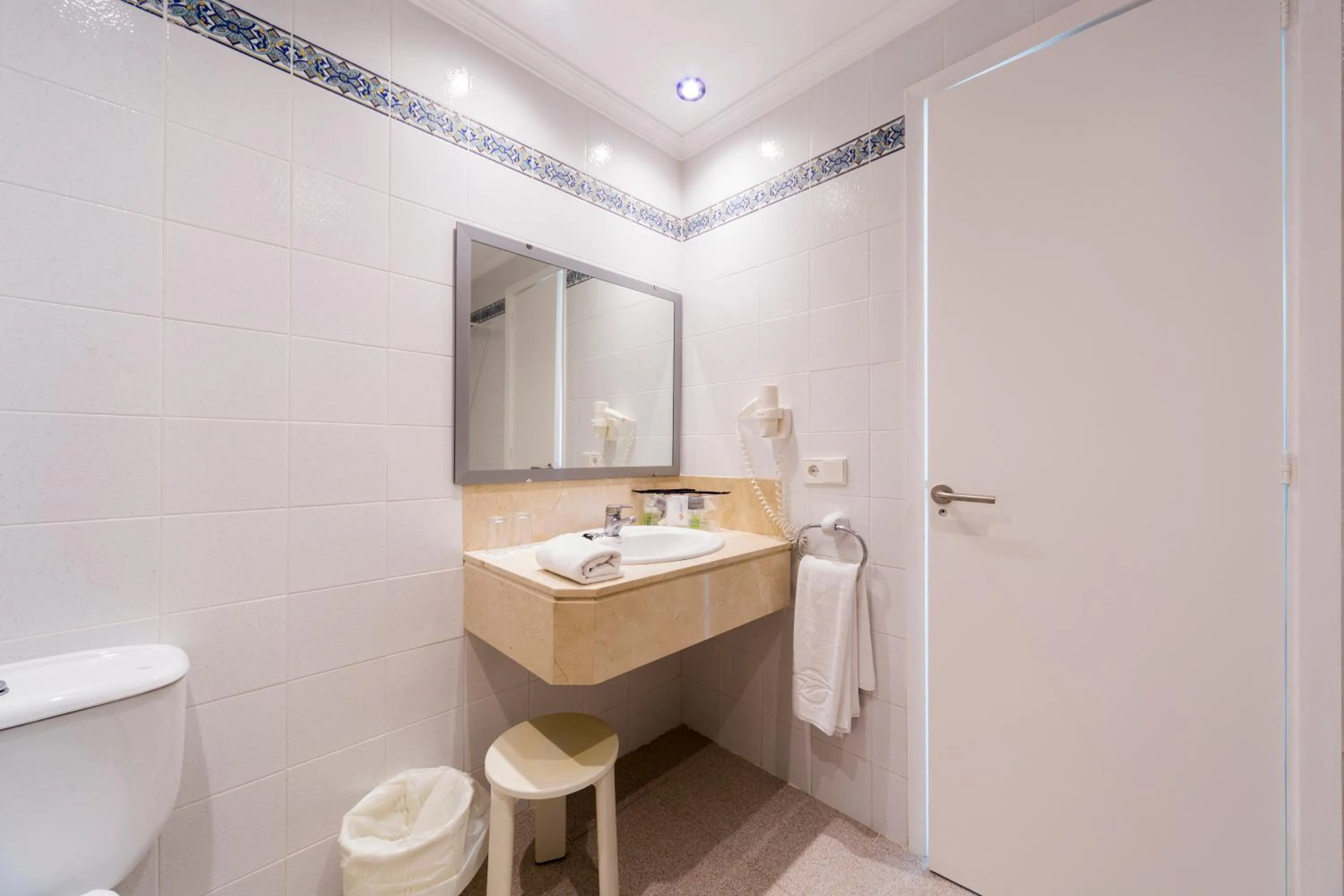 Bathroom in Globales Cala'n Blanes