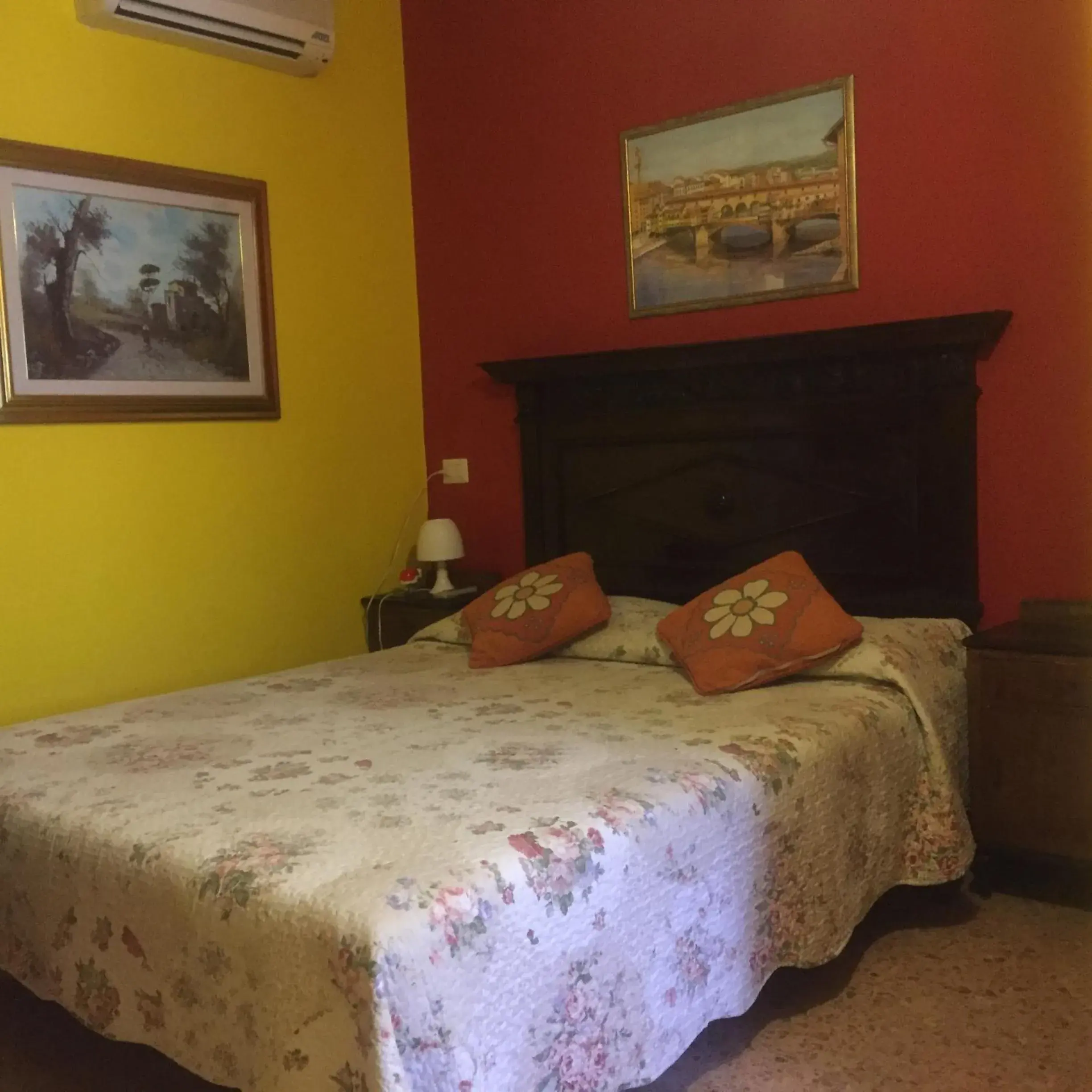 Bed in Hotel Aline Bed in Hotel Aline