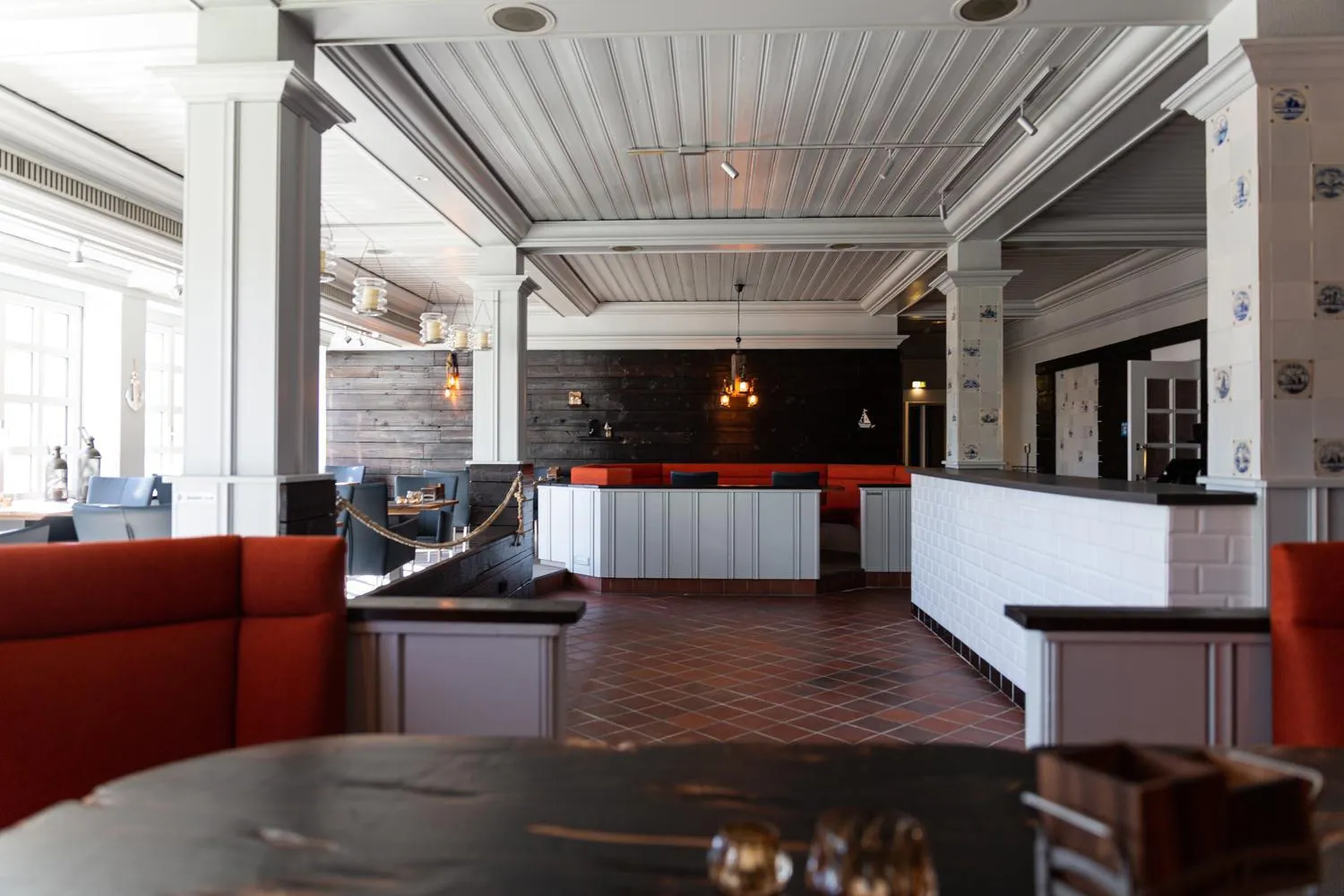 Restaurant/places to eat in TIDE Hotel