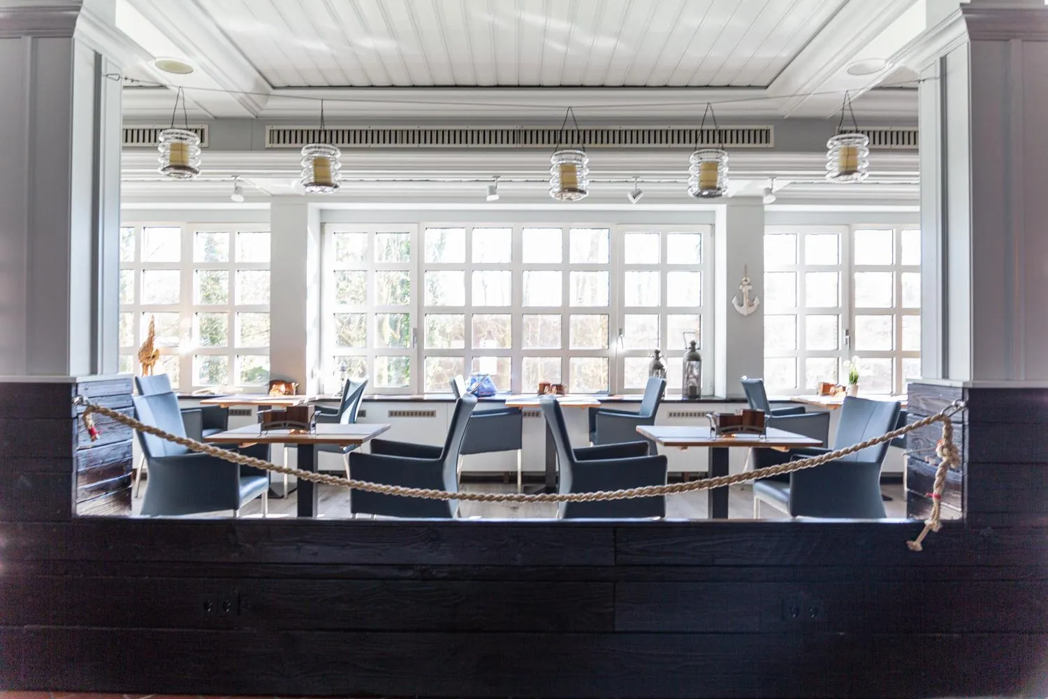 Restaurant/places to eat in TIDE Hotel