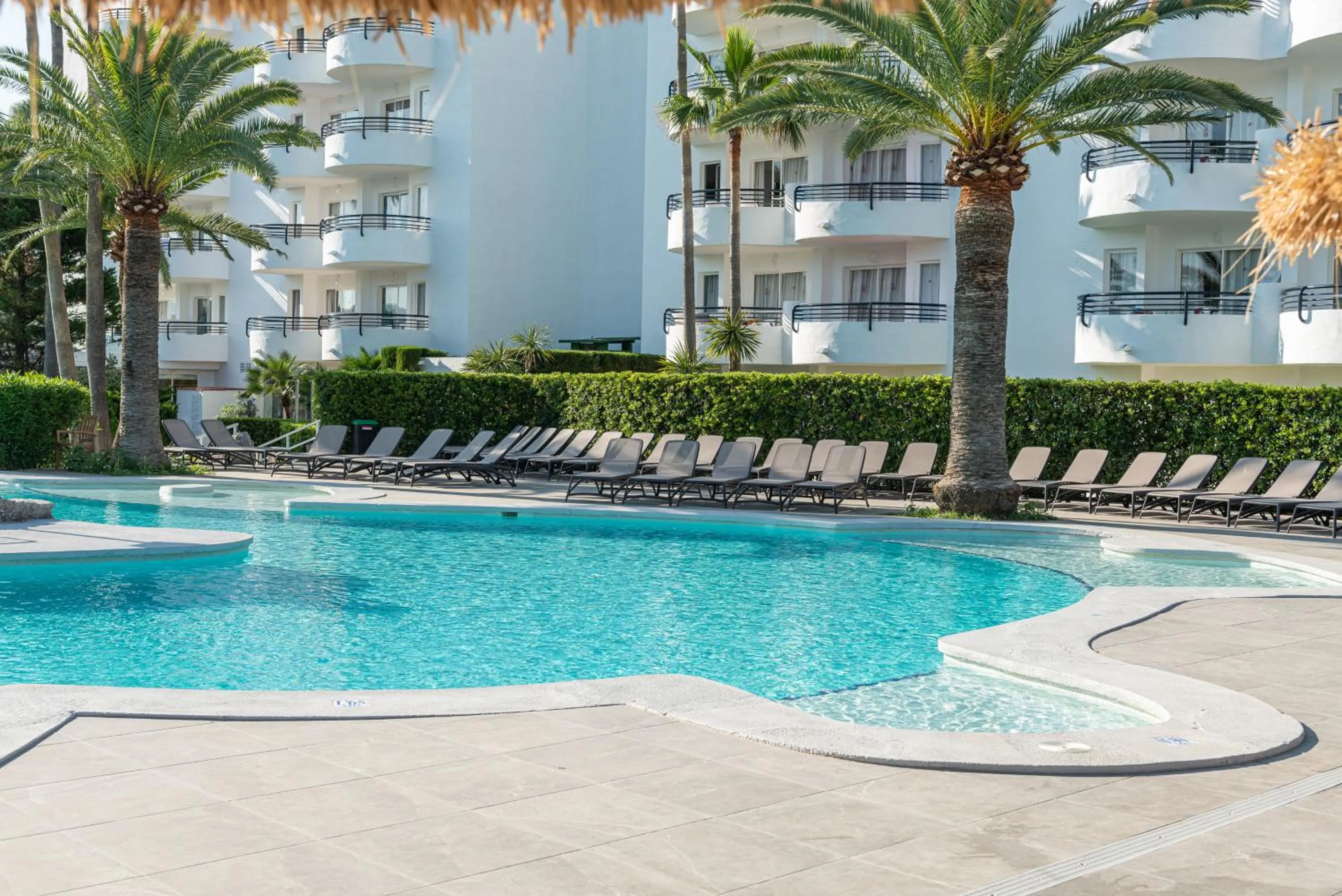 Swimming pool in Alcudia Beach Apartments