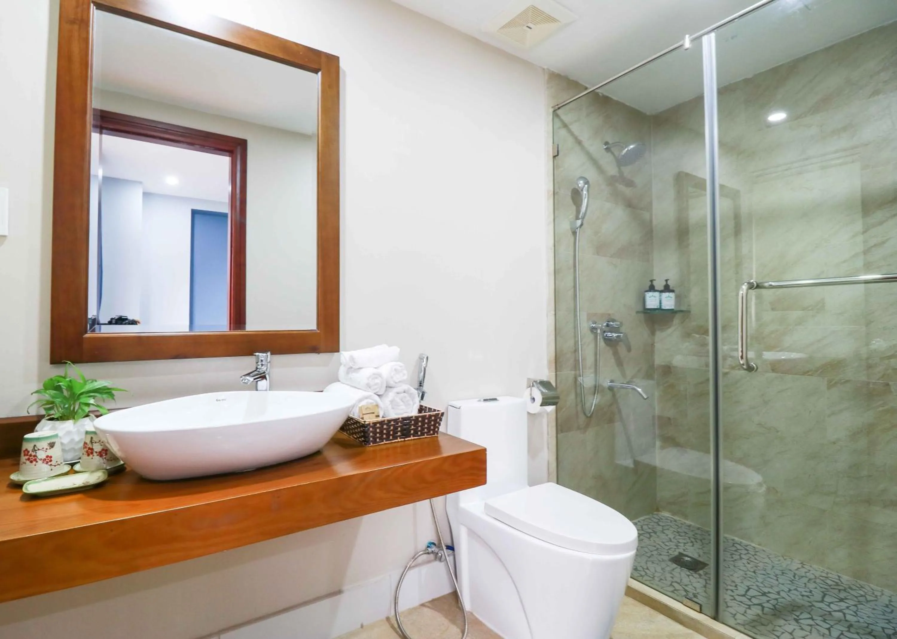 Shower in Eco Green Boutique Hotel Da Nang