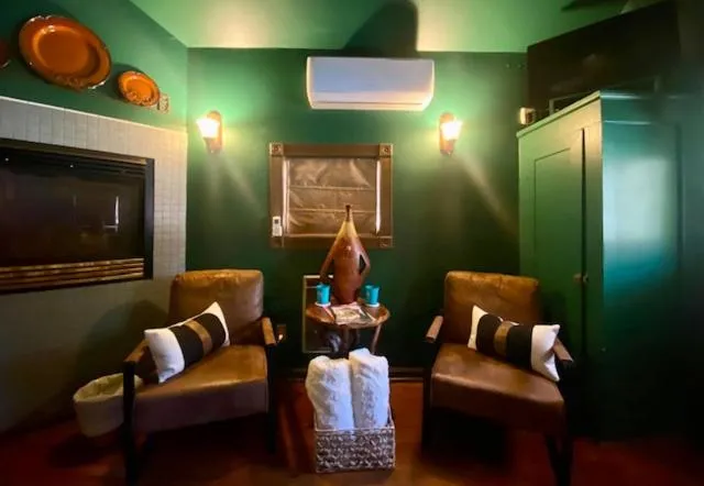 Seating area in Rock Cottage Gardens B&B