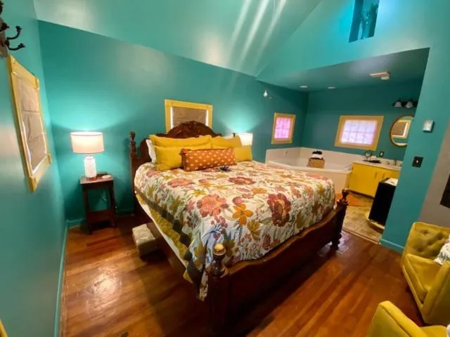 Bed in Rock Cottage Gardens B&B