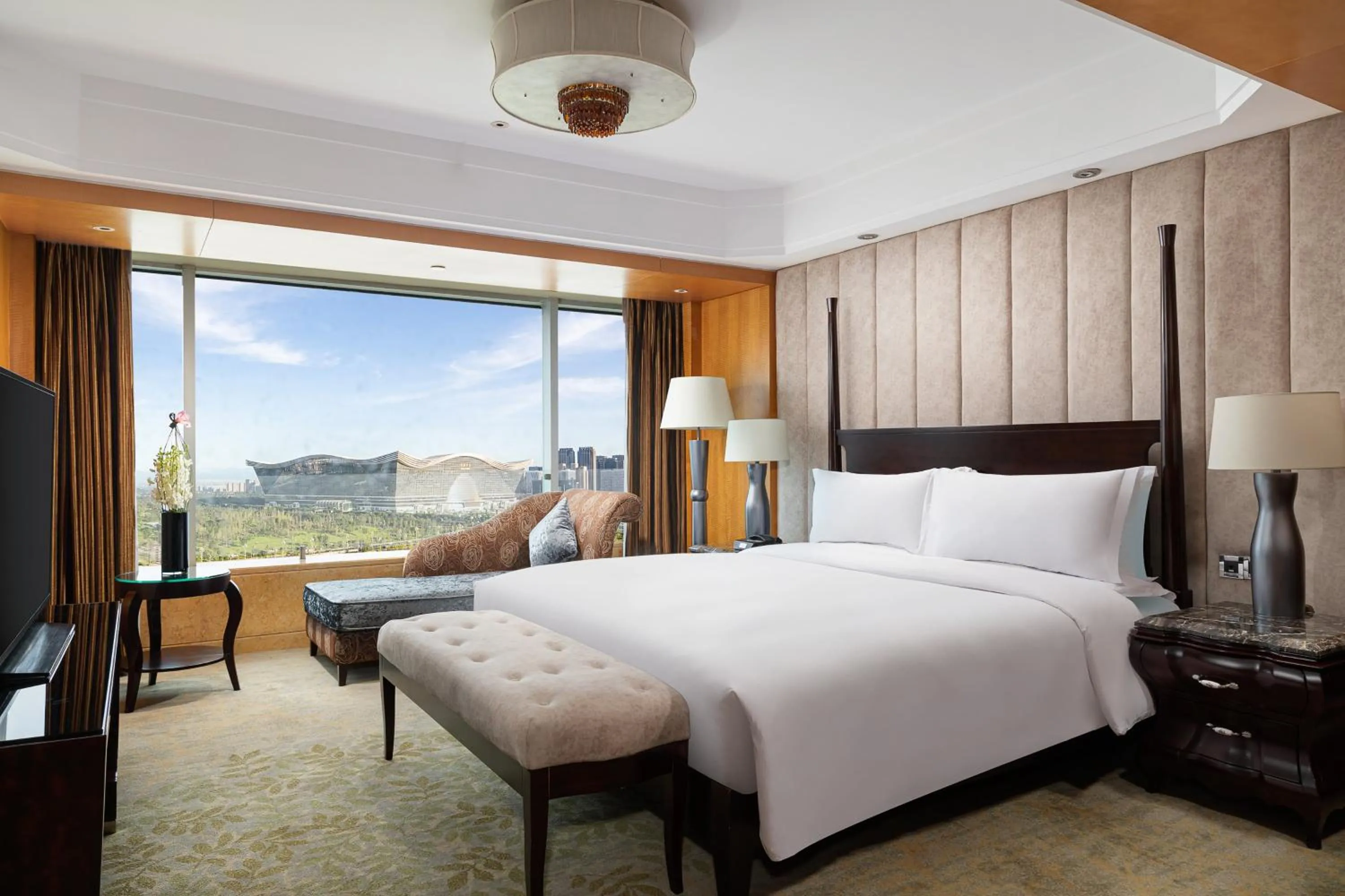 Photo of the whole room, Bed in InterContinental Century City Chengdu