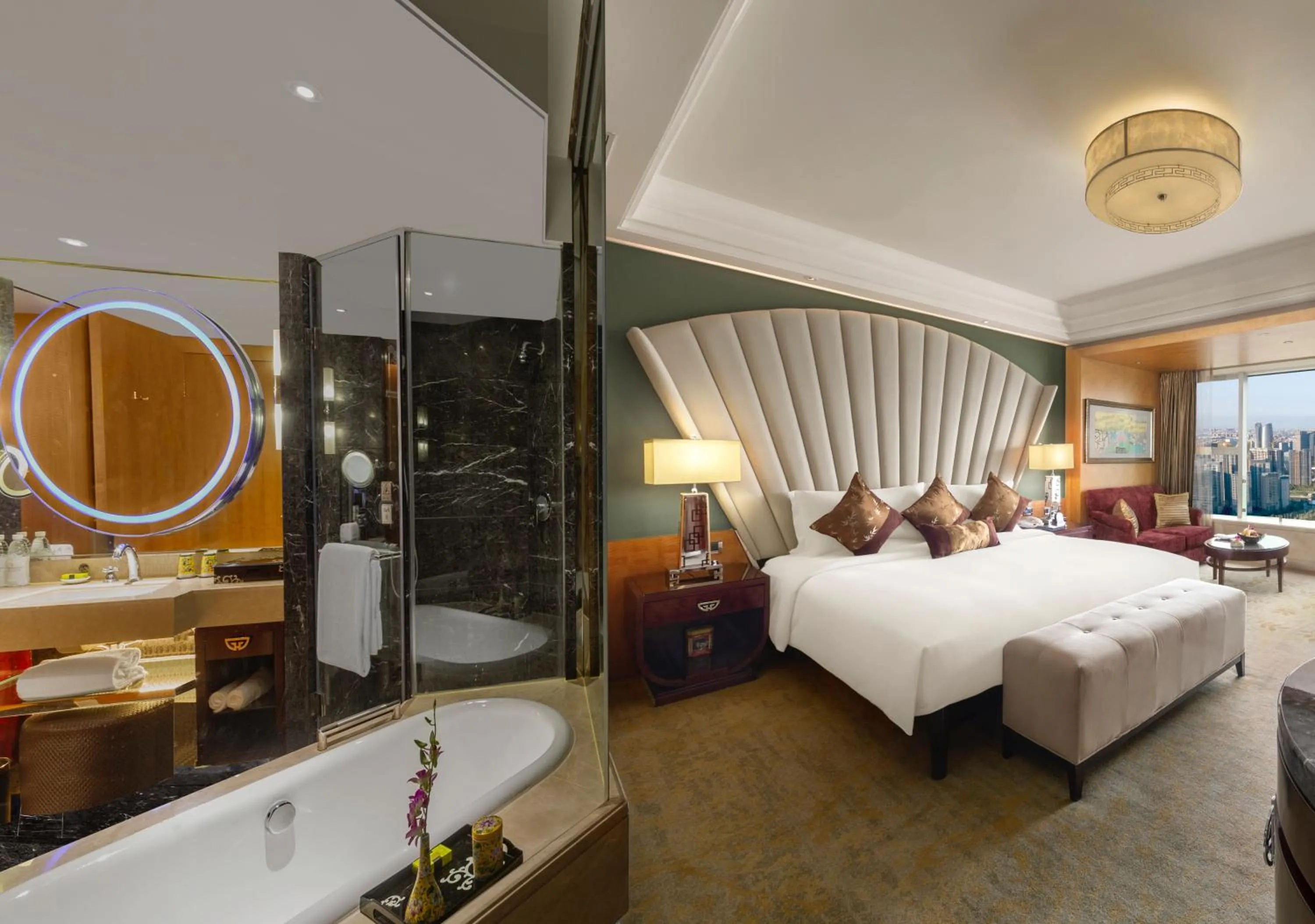 Bed in InterContinental Century City Chengdu