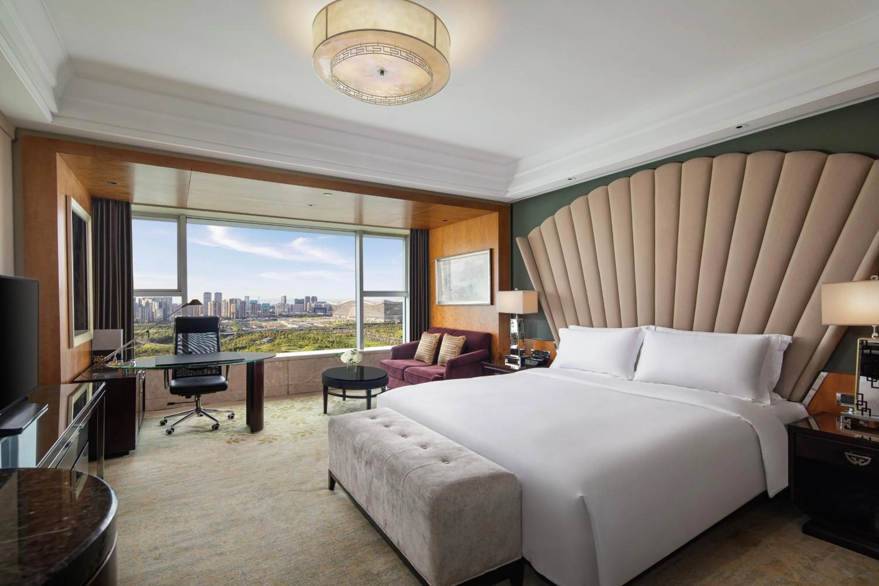 Photo of the whole room, Bed in InterContinental Century City Chengdu